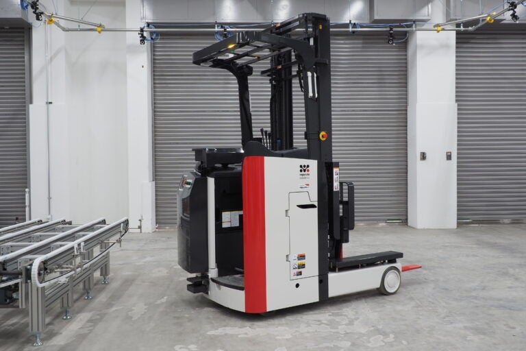 自動フォークリフト ラピュタAFL