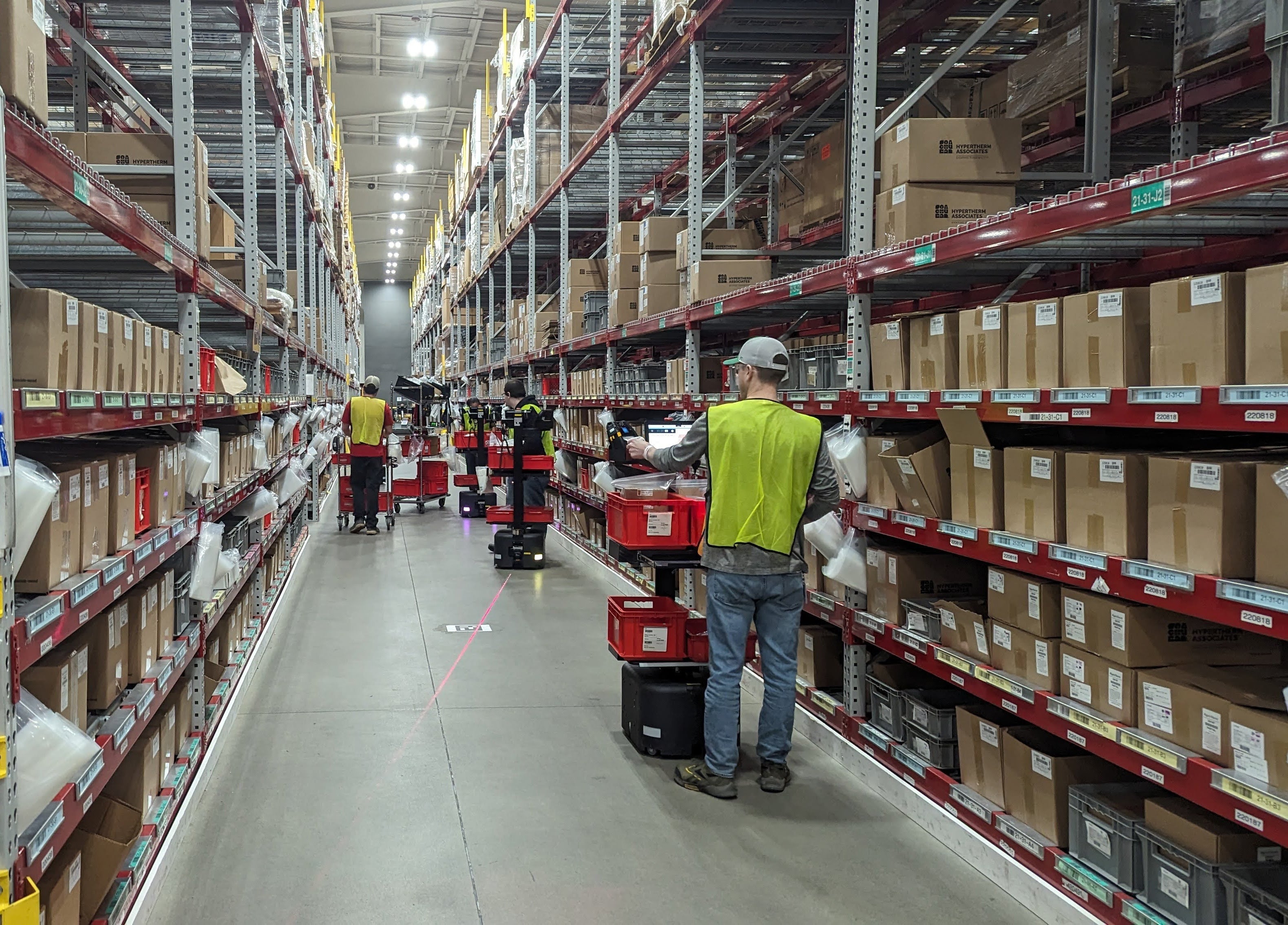 Hypertherm 社で稼働する「ラピュタPA-AMR」