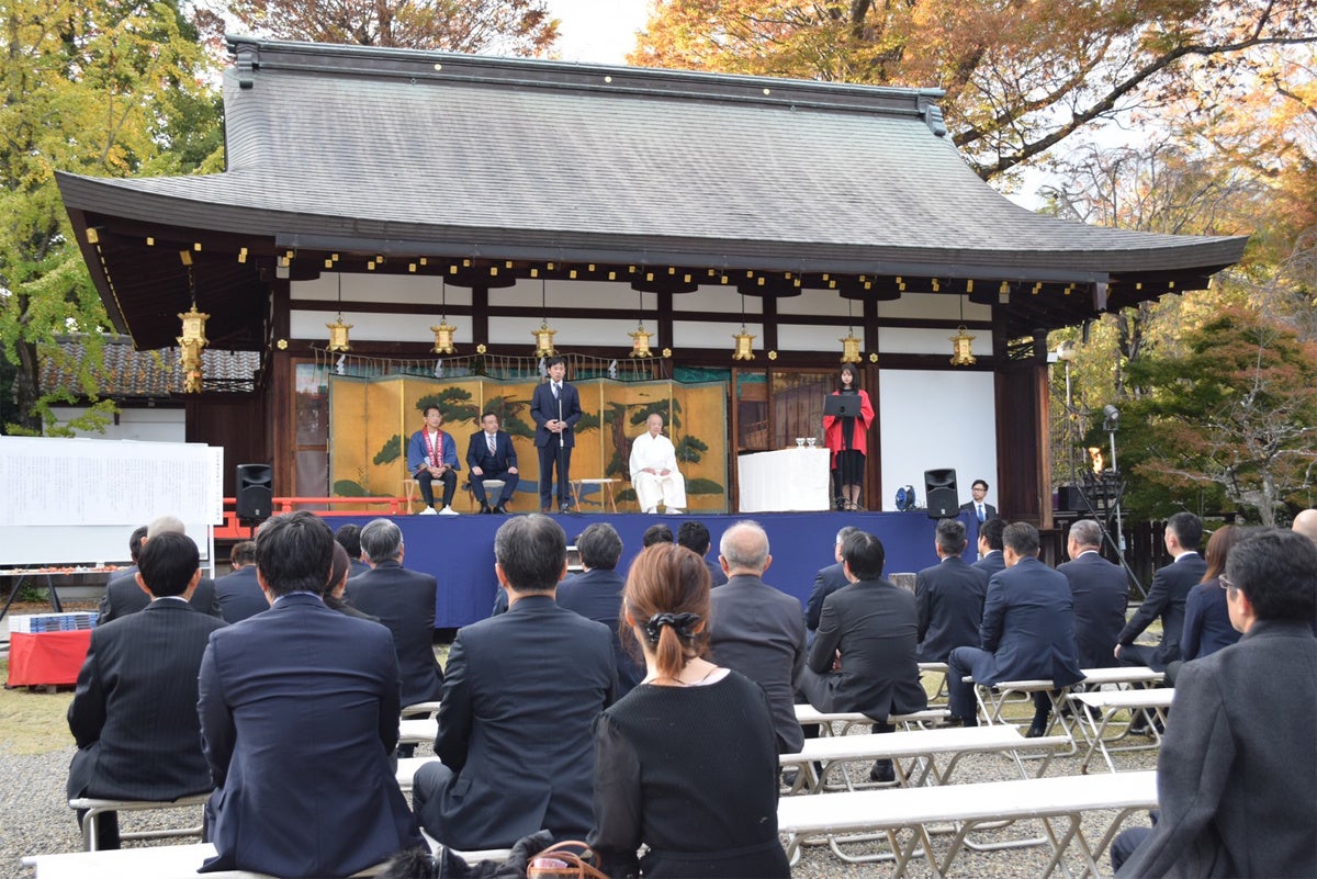 日本全国から集まった受賞した酒造メーカーの方達