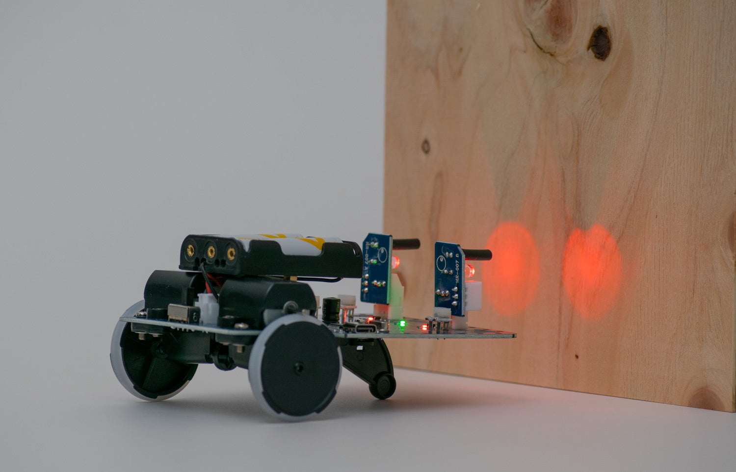 障害物を検出して制御