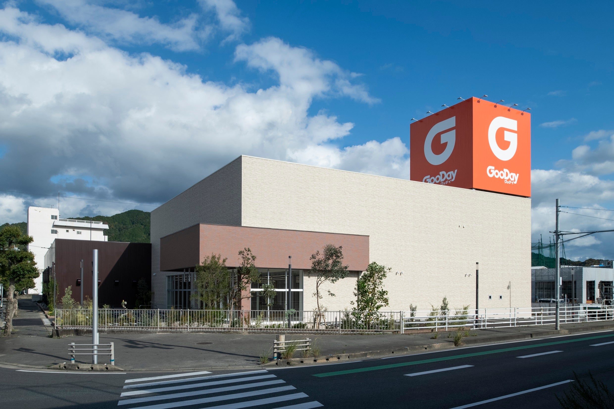 グッデイ大野城店　国道側入口