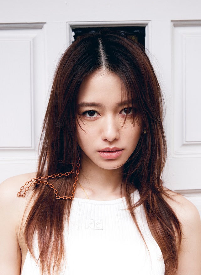 表紙は 山本舞香 Bis 22年7月号発売 株式会社光文社のプレスリリース 表紙は 山本舞香 Bis 22年7月号発売 株式会社光文社のプレスリリース