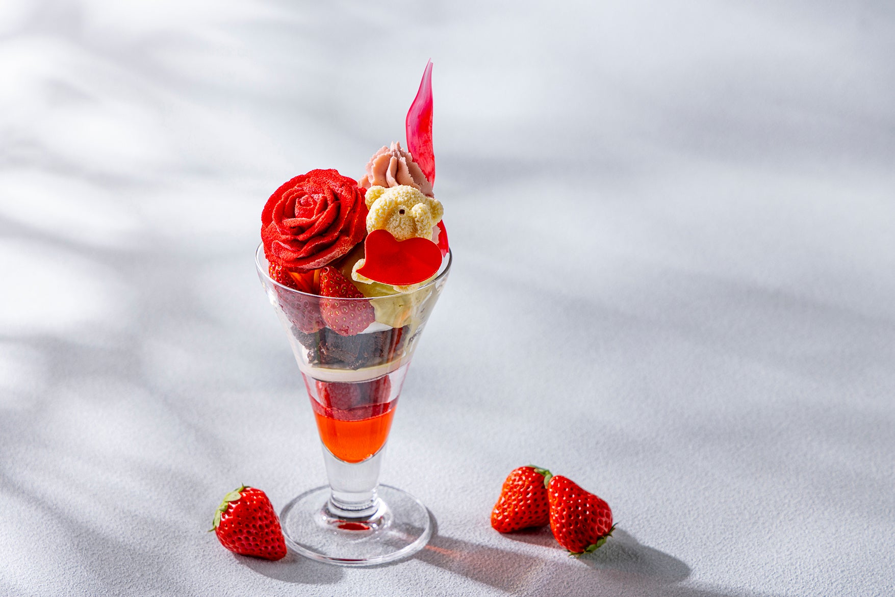 ストロベリーパフェ 2