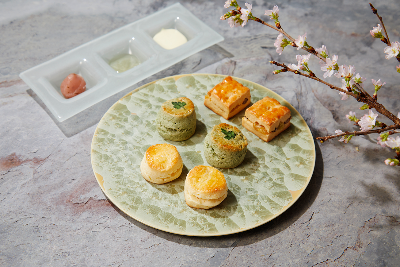 桜アフタヌーンティー　スコーン