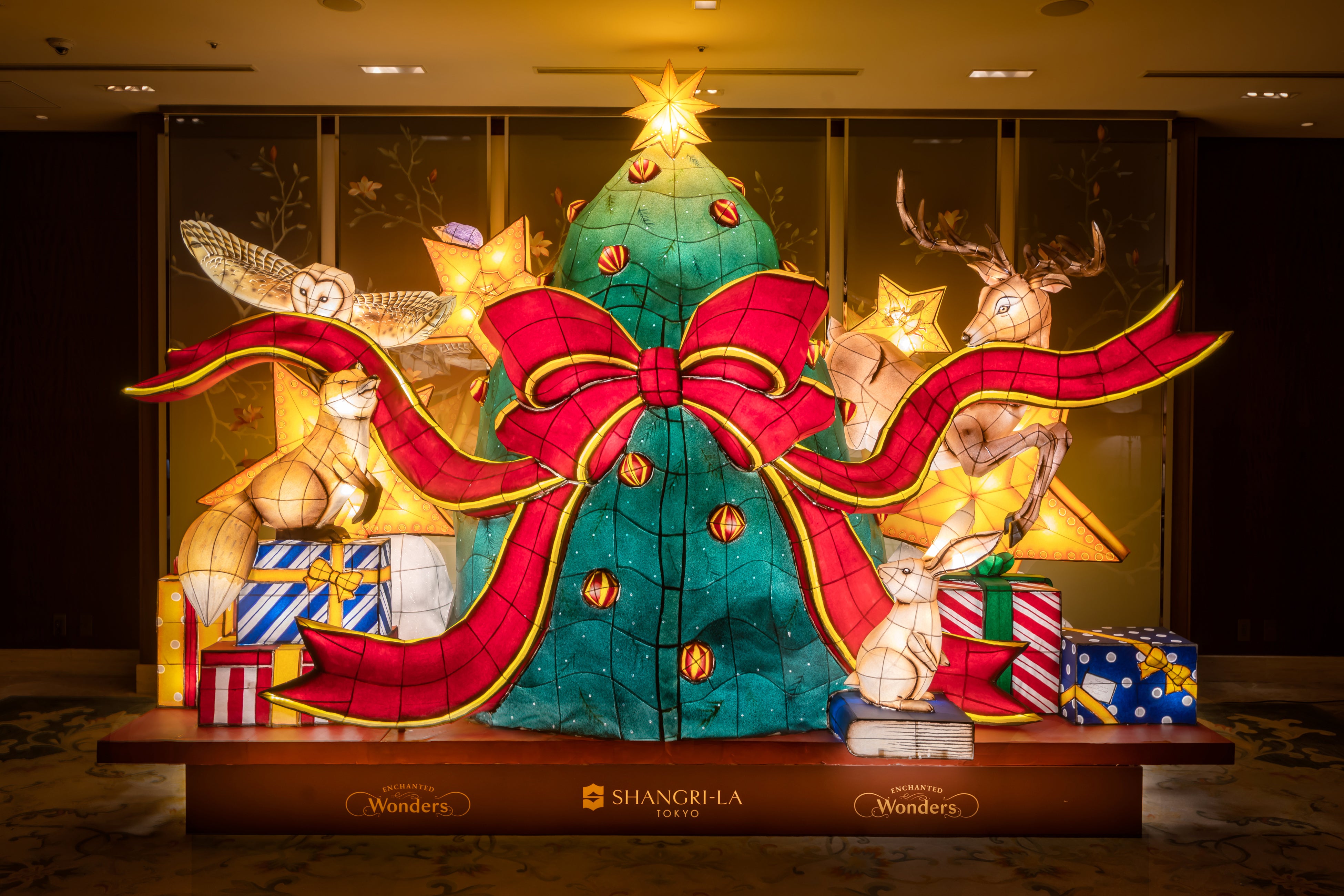 青森ねぶた技法を用いたクリスマスデコレーションが二年連続で設置