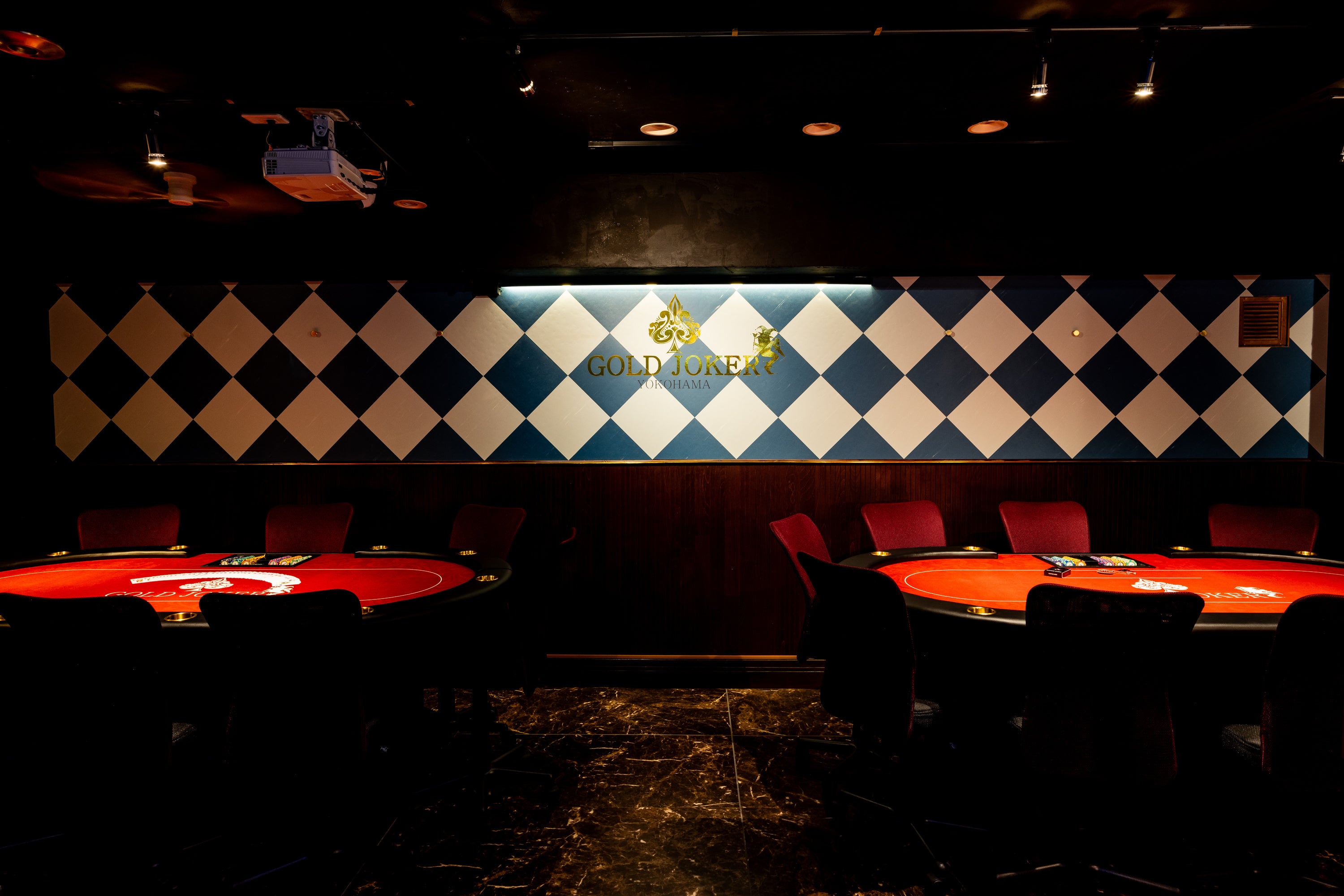 本格的なポーカールーム