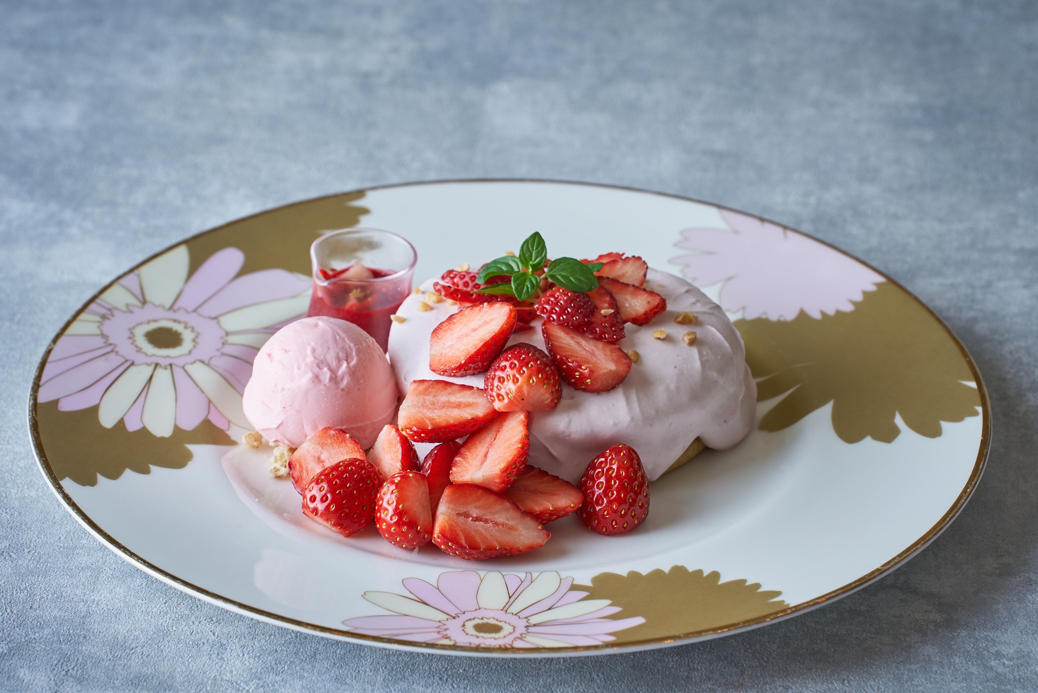 ストロベリーパンケーキ