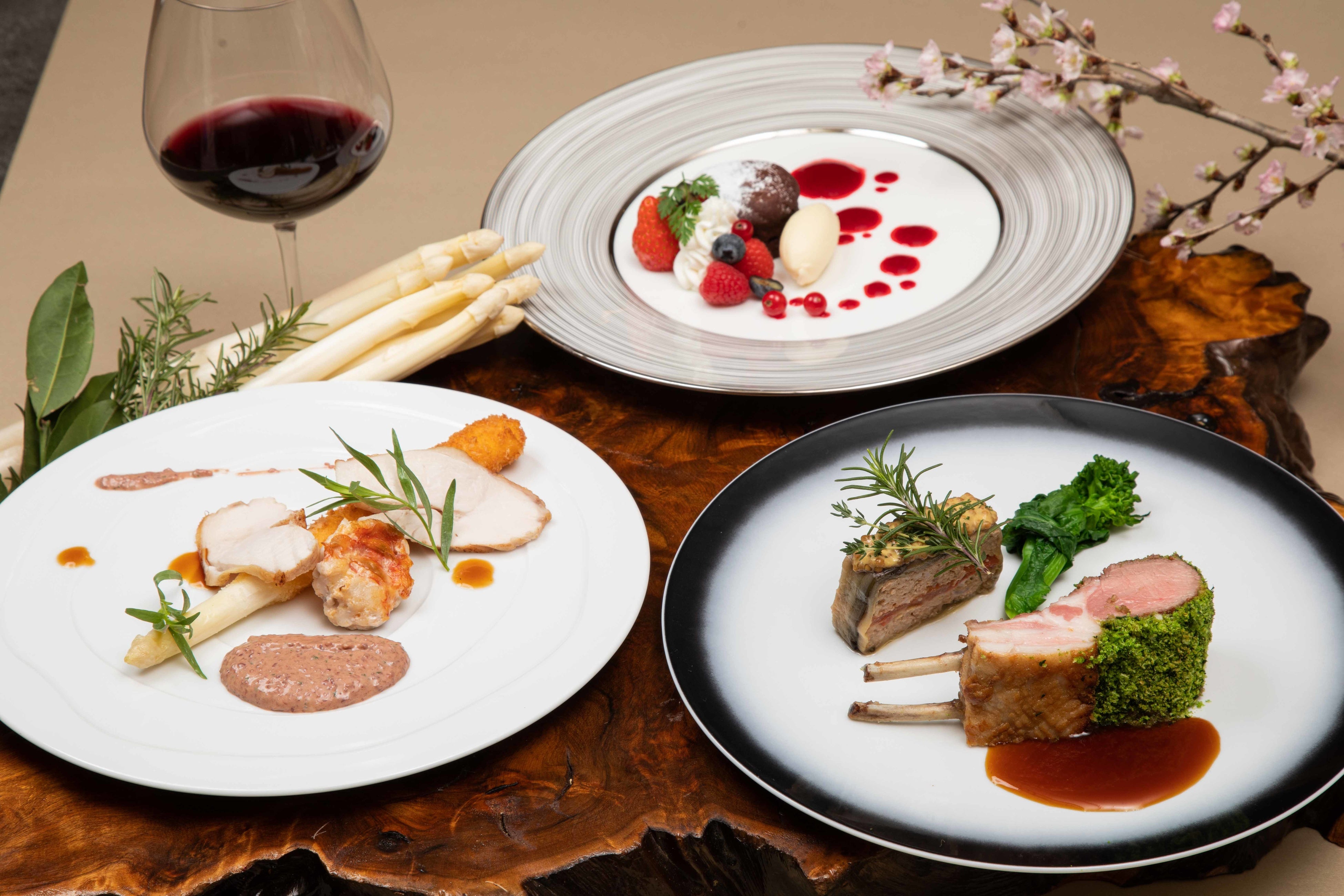 開業50周年記念特別メニュー 「Saison et Arôme et Tradition～旬と香りと伝統～」