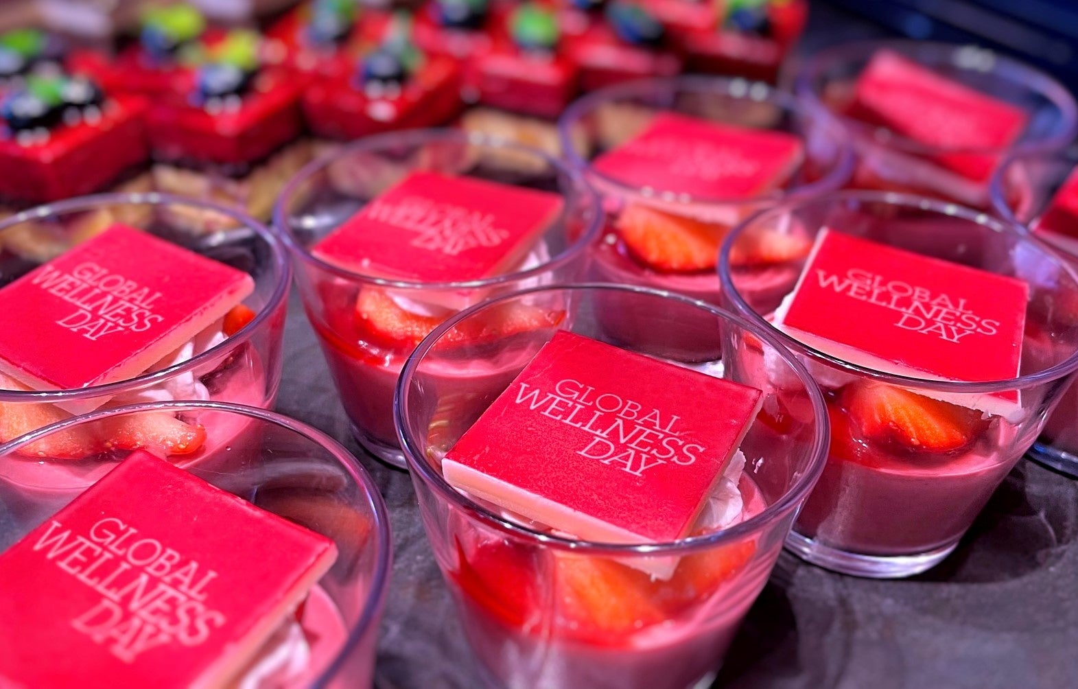 カシスとラズベリーとヨーグルトのムース