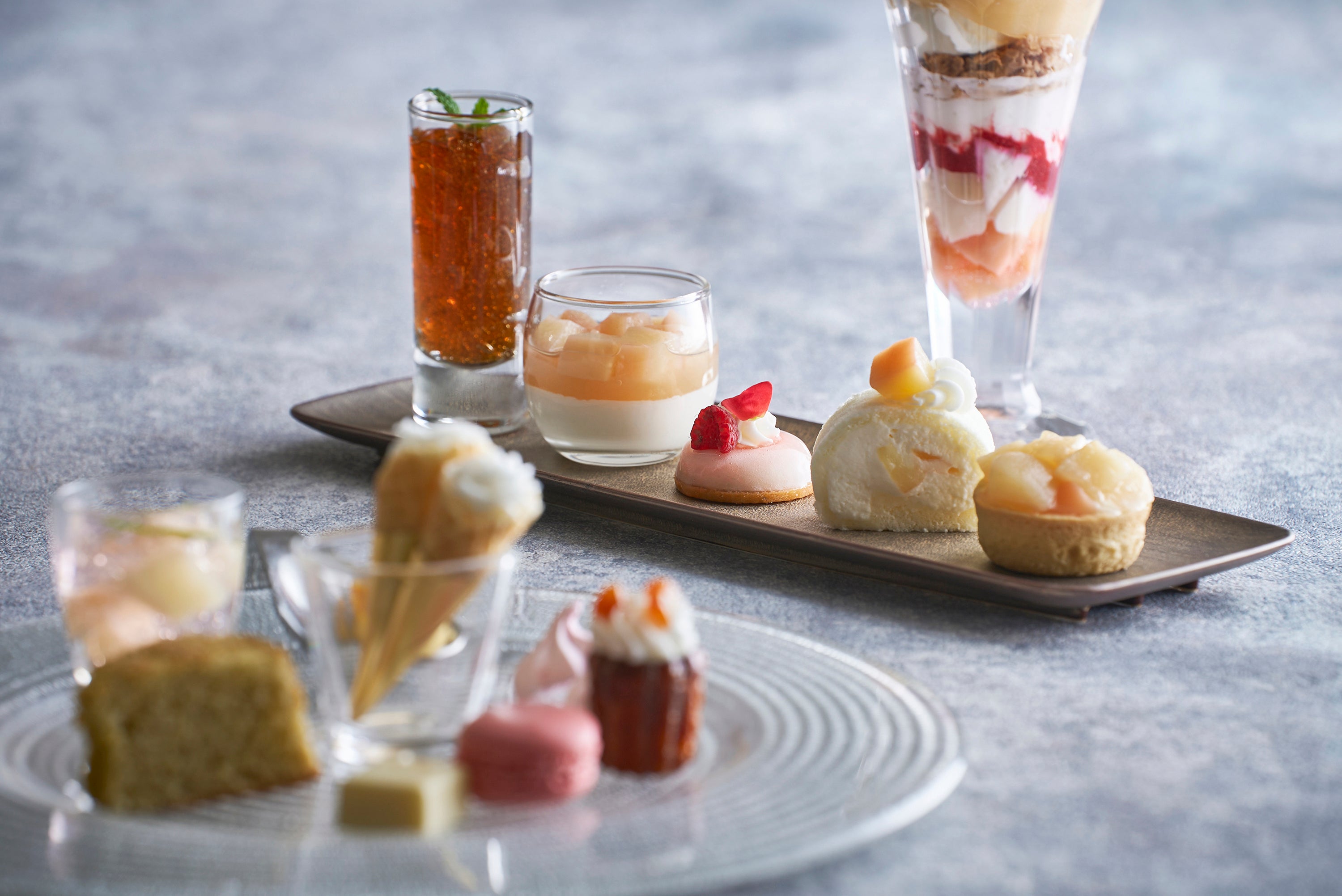 夏のスイーツコース『Peach & Milk』（DINING & BAR TABLE 9 TOKYO）