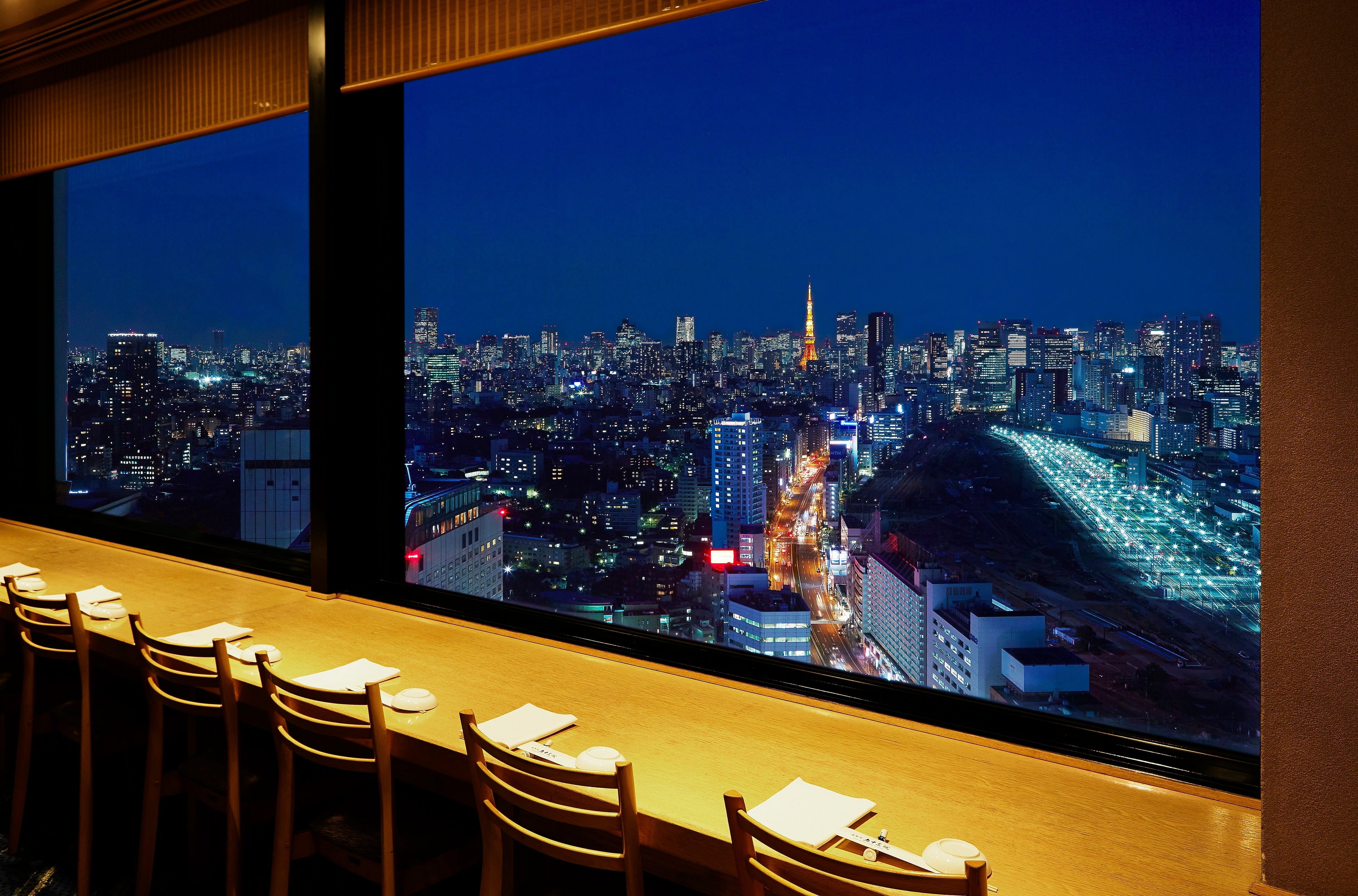 「味街道 五十三次」から望む東京の夜景
