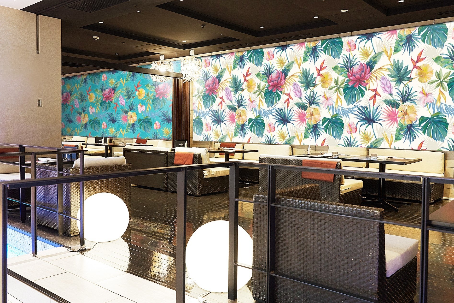 Lauren Roth氏のアートで彩られた LUXE DINING HAPUNA　内観