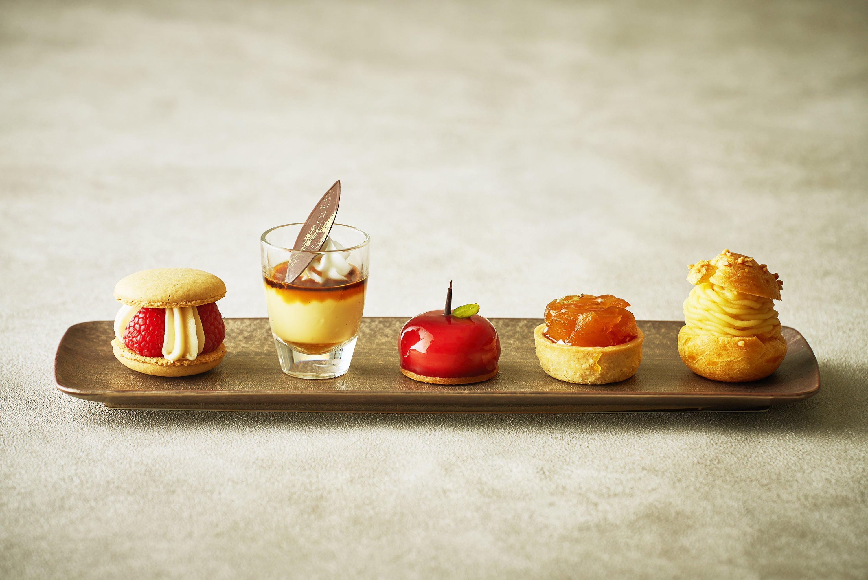 バラエティーデザート（秋のスイーツコース『Marron & Caramel』_DINING & BAR TABLE 9 TOKYO）