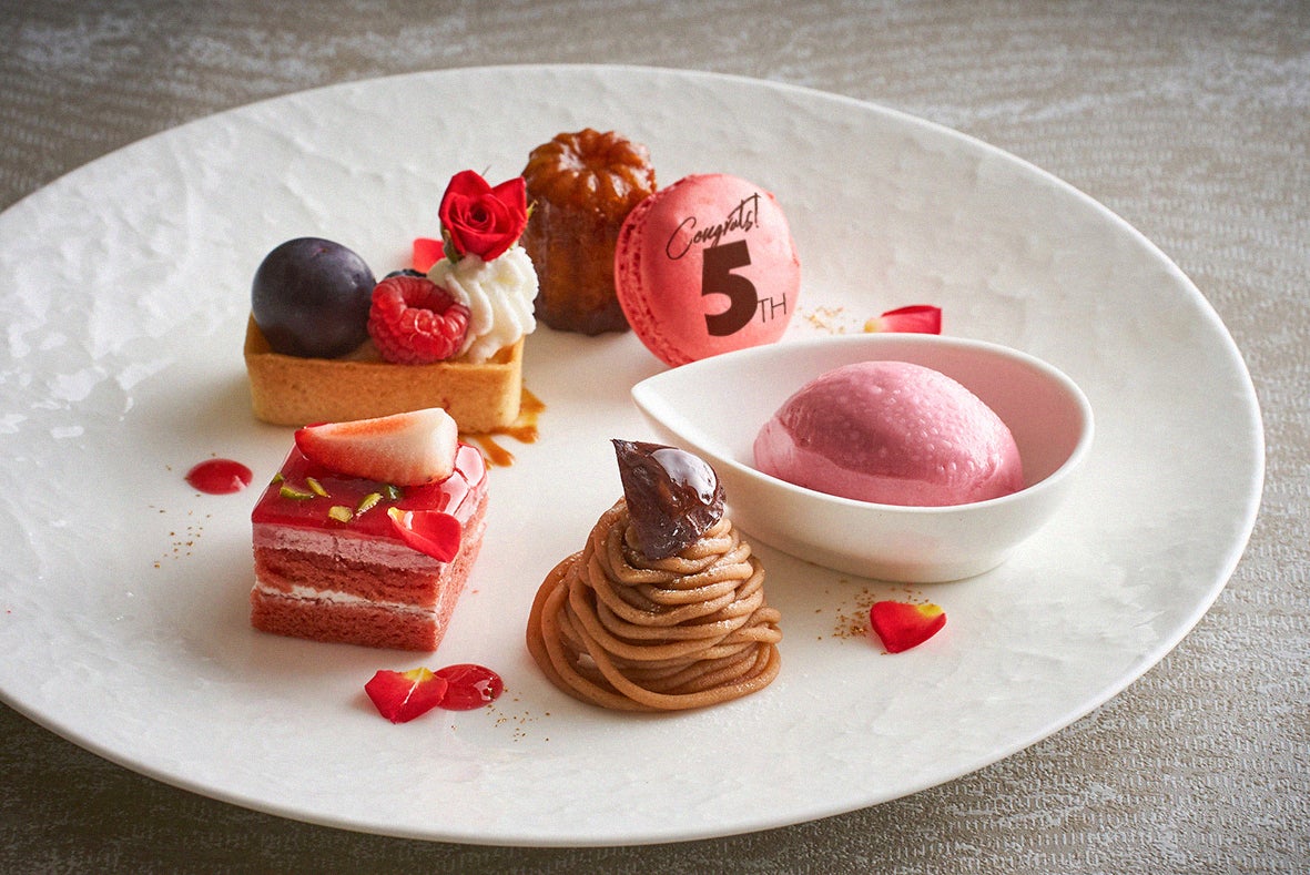 5th Anniversary Plate（『コーヒーラウンジ マウナケア』）