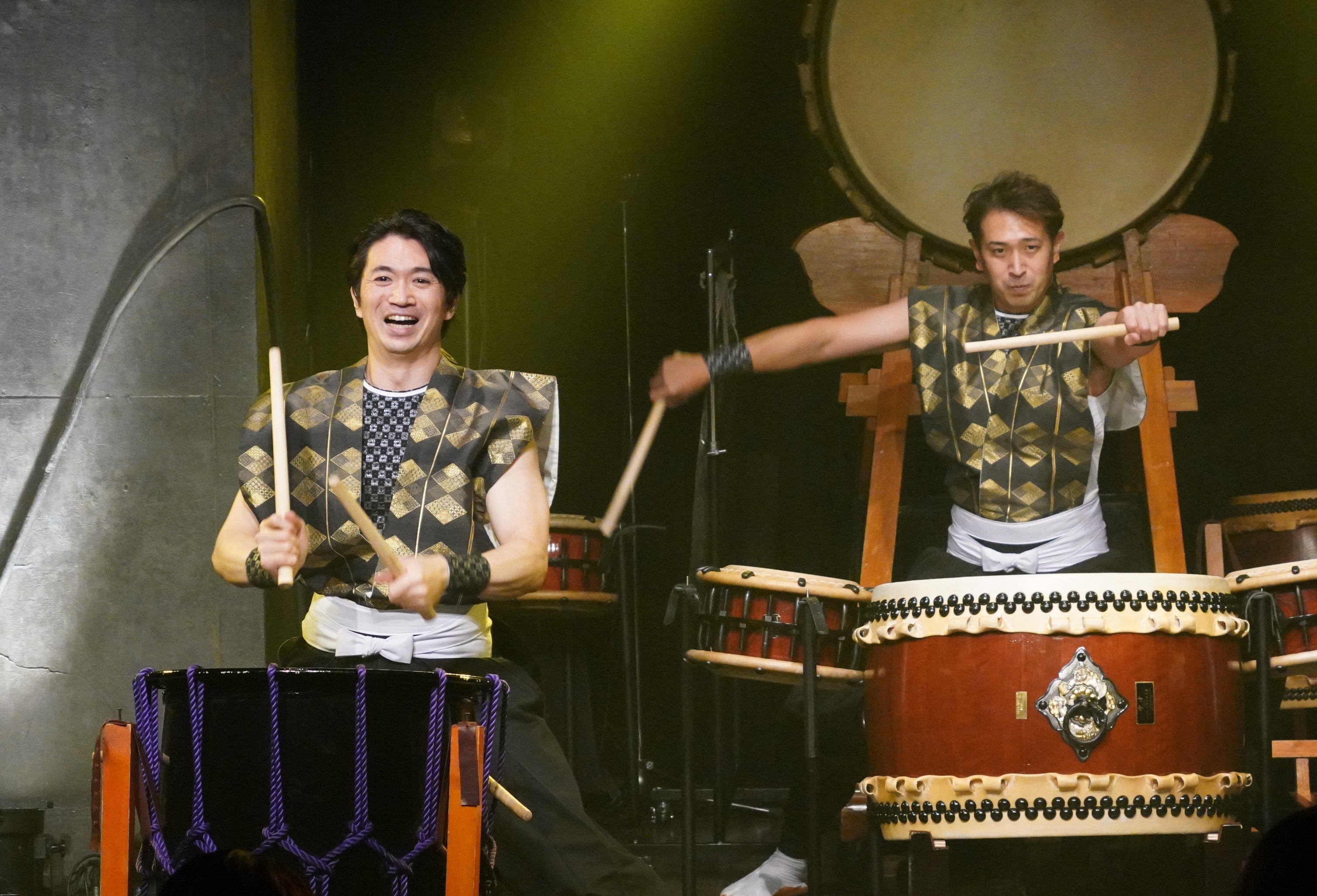 和太鼓兄弟ユニット“は・や・と”による「和太鼓演奏」