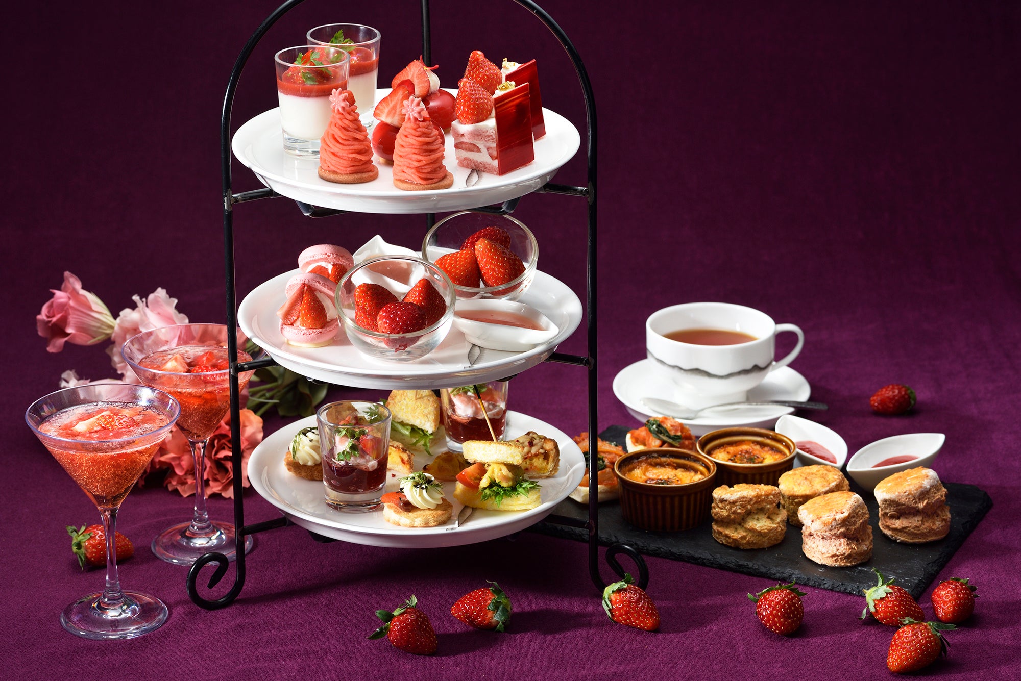 いちご尽くしの「ストロベリーアフタヌーンティー」