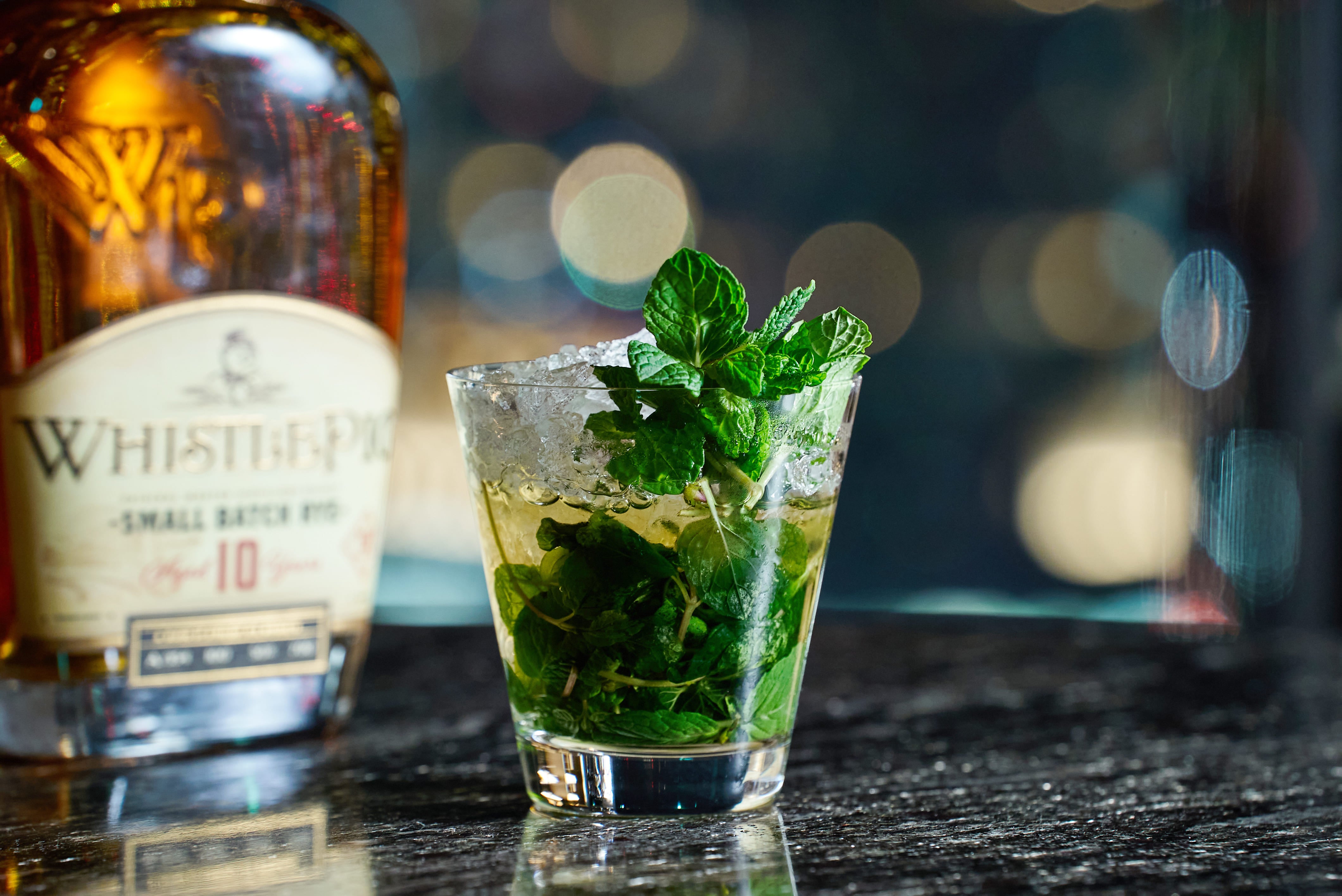 カクテル「ホイッスルピッグミントジュレップ」（品川プリンスホテル）