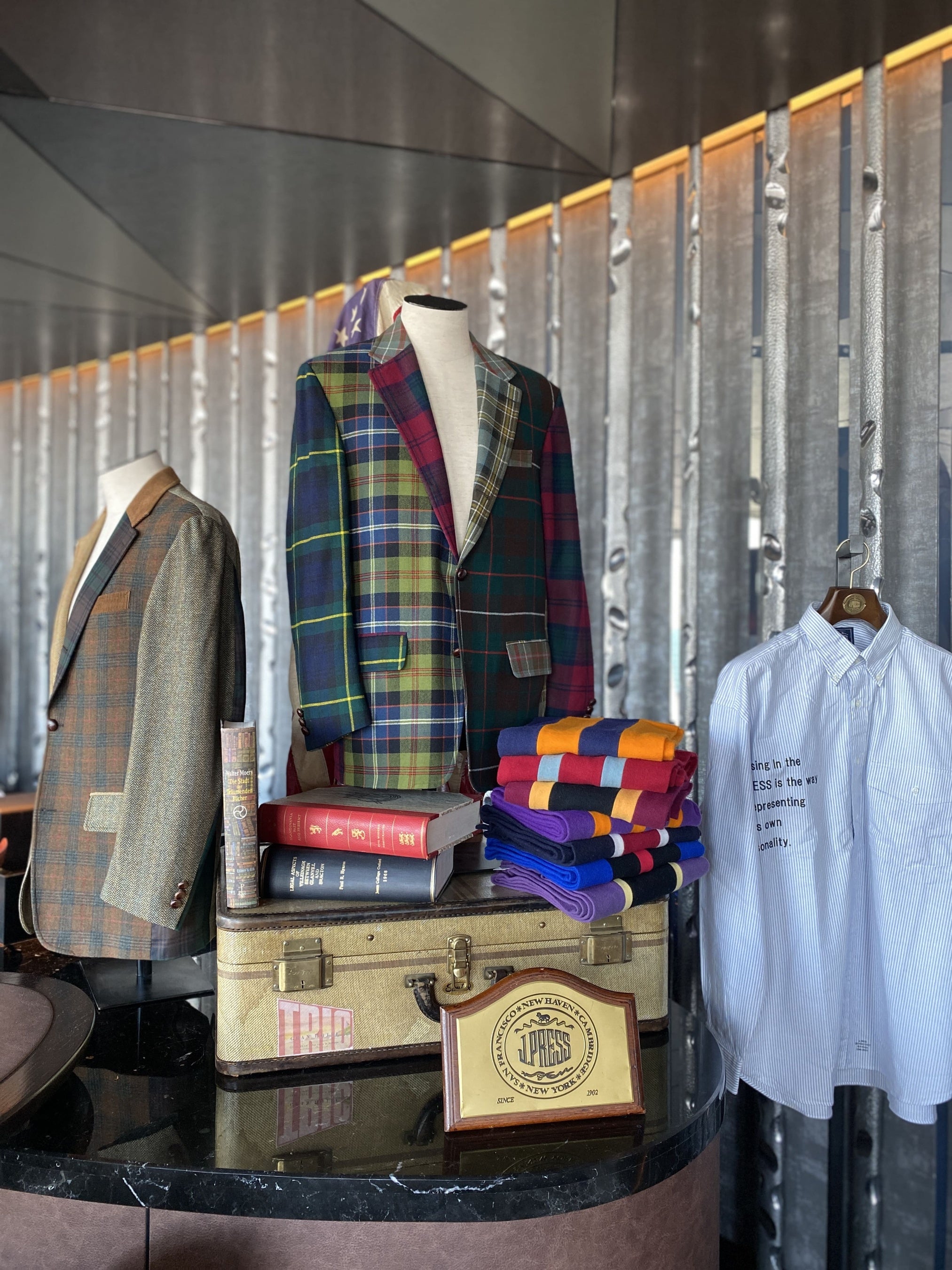 貴重なアーカイブ商品の展示（品川プリンスホテル）