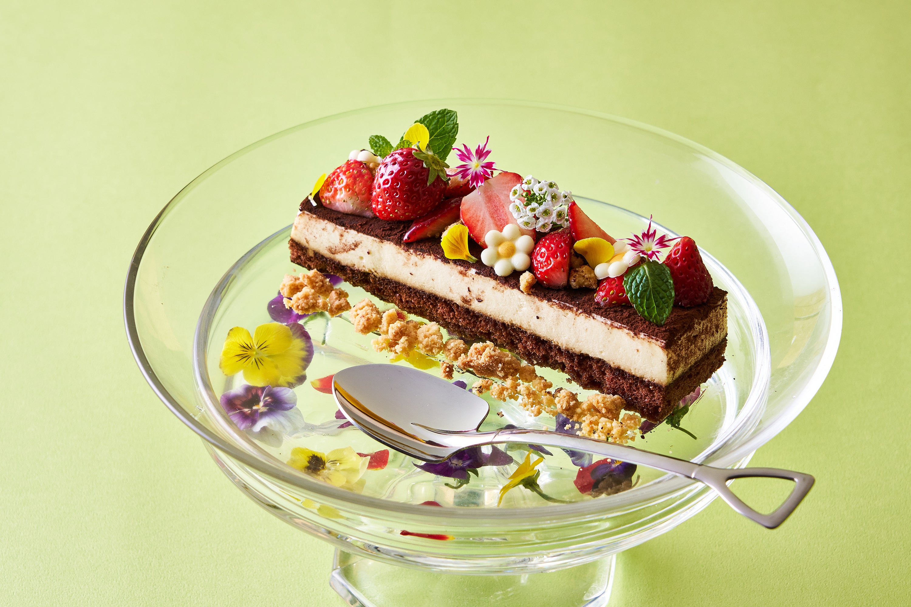お花畑をイメージしたティラミス（LUXE DINING HAPUNA）