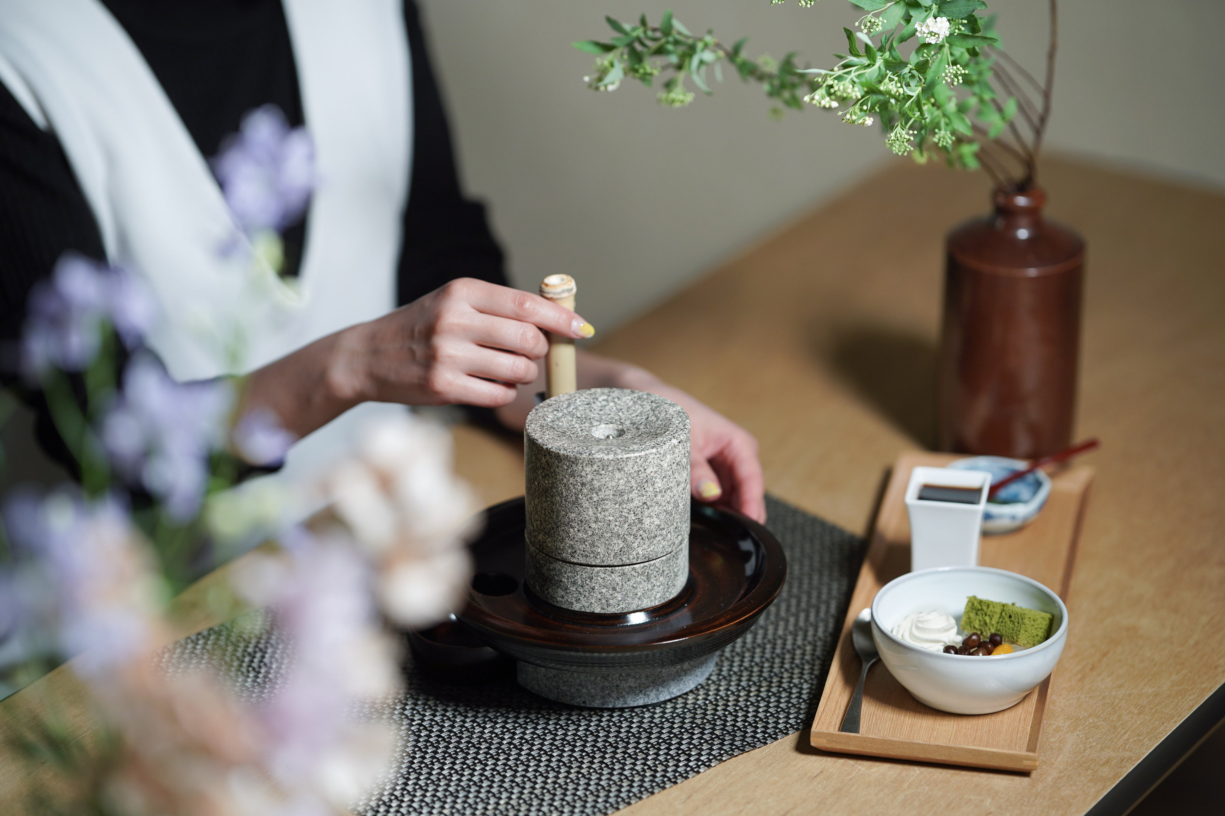 和のおもてなし「石臼挽き体験」