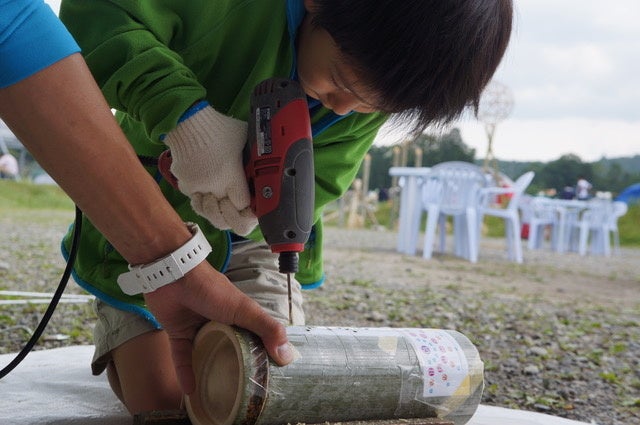 夏の思い出として形に残る、オリジナルデザインの「竹あかり」制作を楽しむ