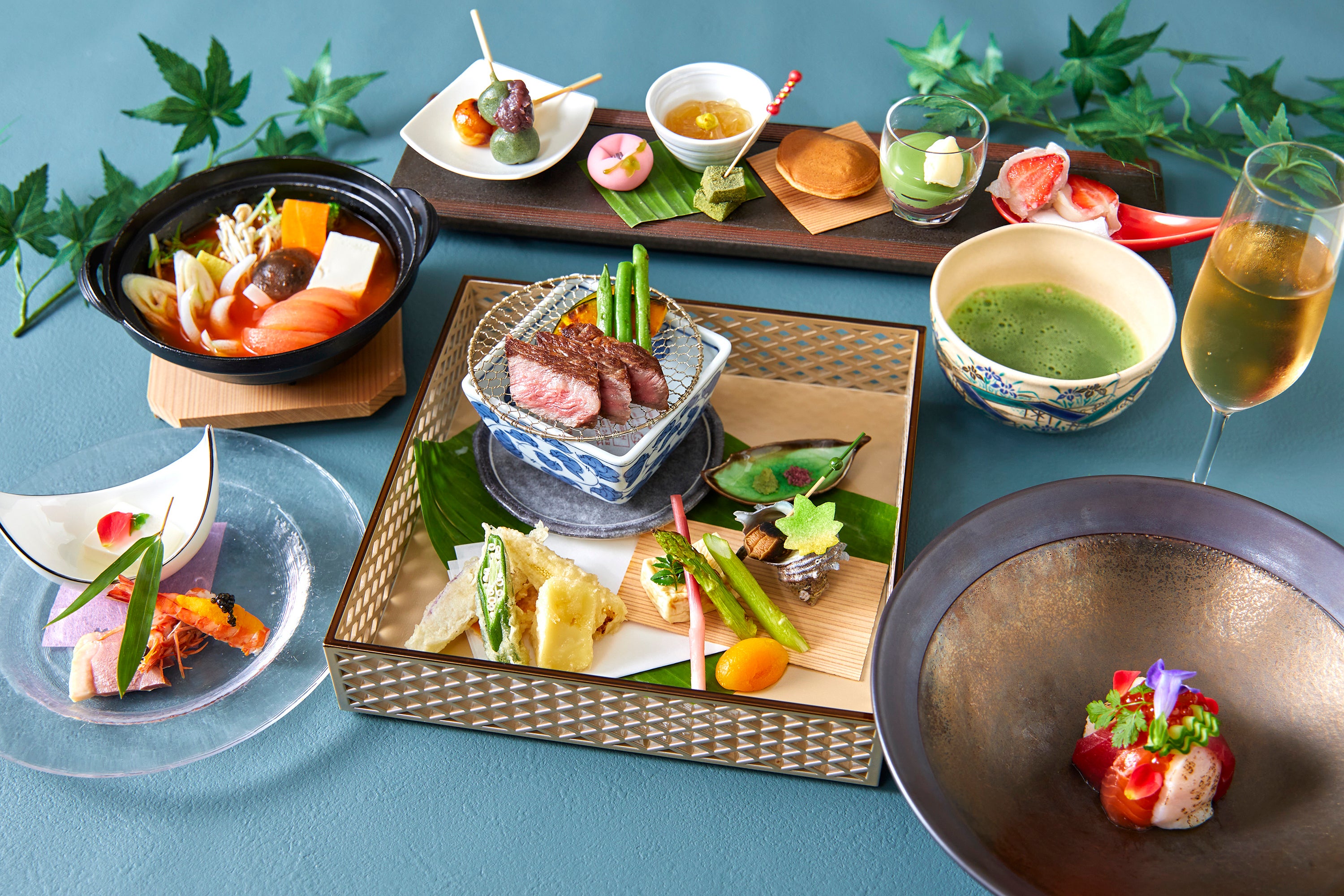 スパークリングワインとともに楽しめるハイティー（品川プリンスホテル）