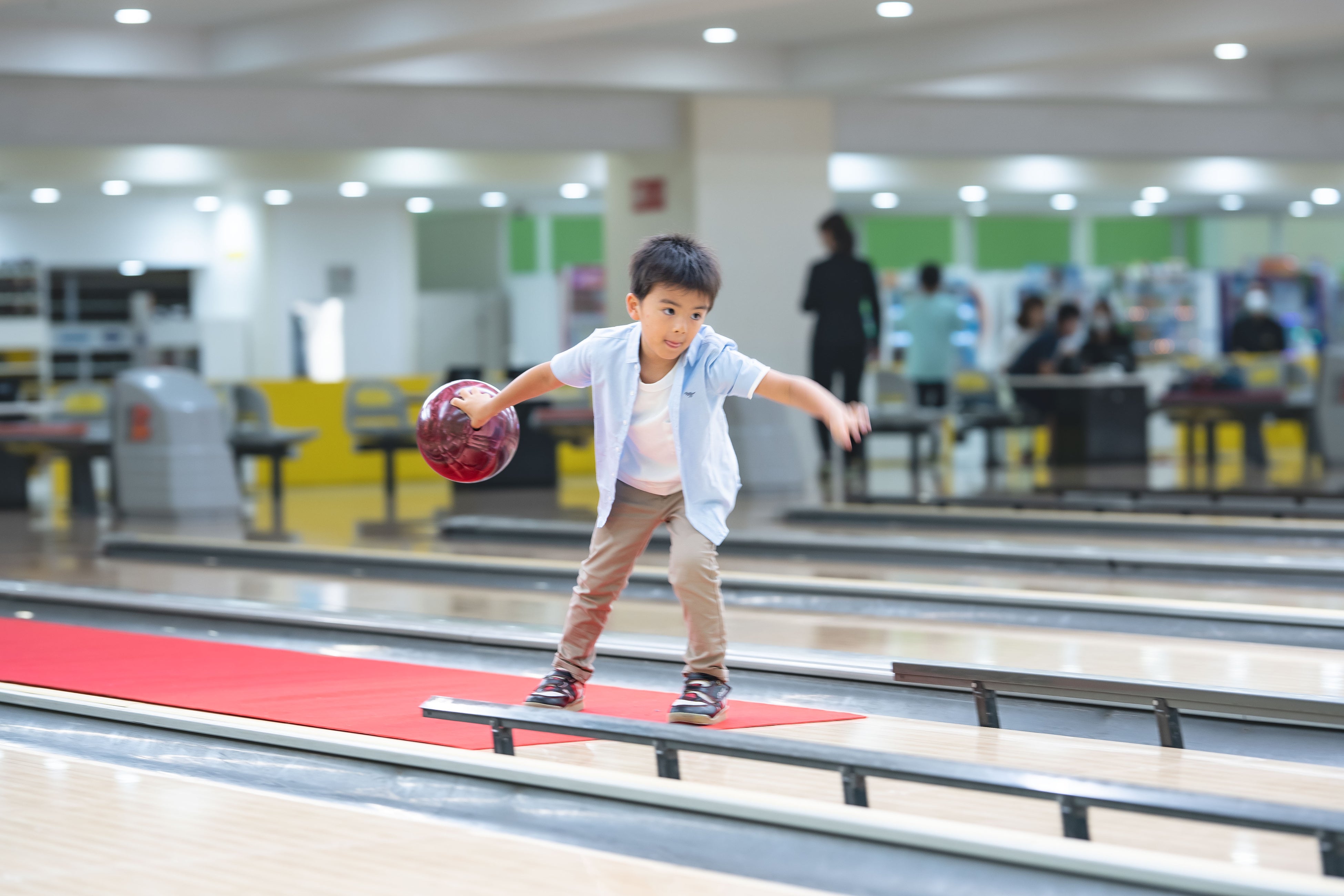 お子さまの力でボールを投げることができる『Prince Kids Lane』（品川プリンスホテル）