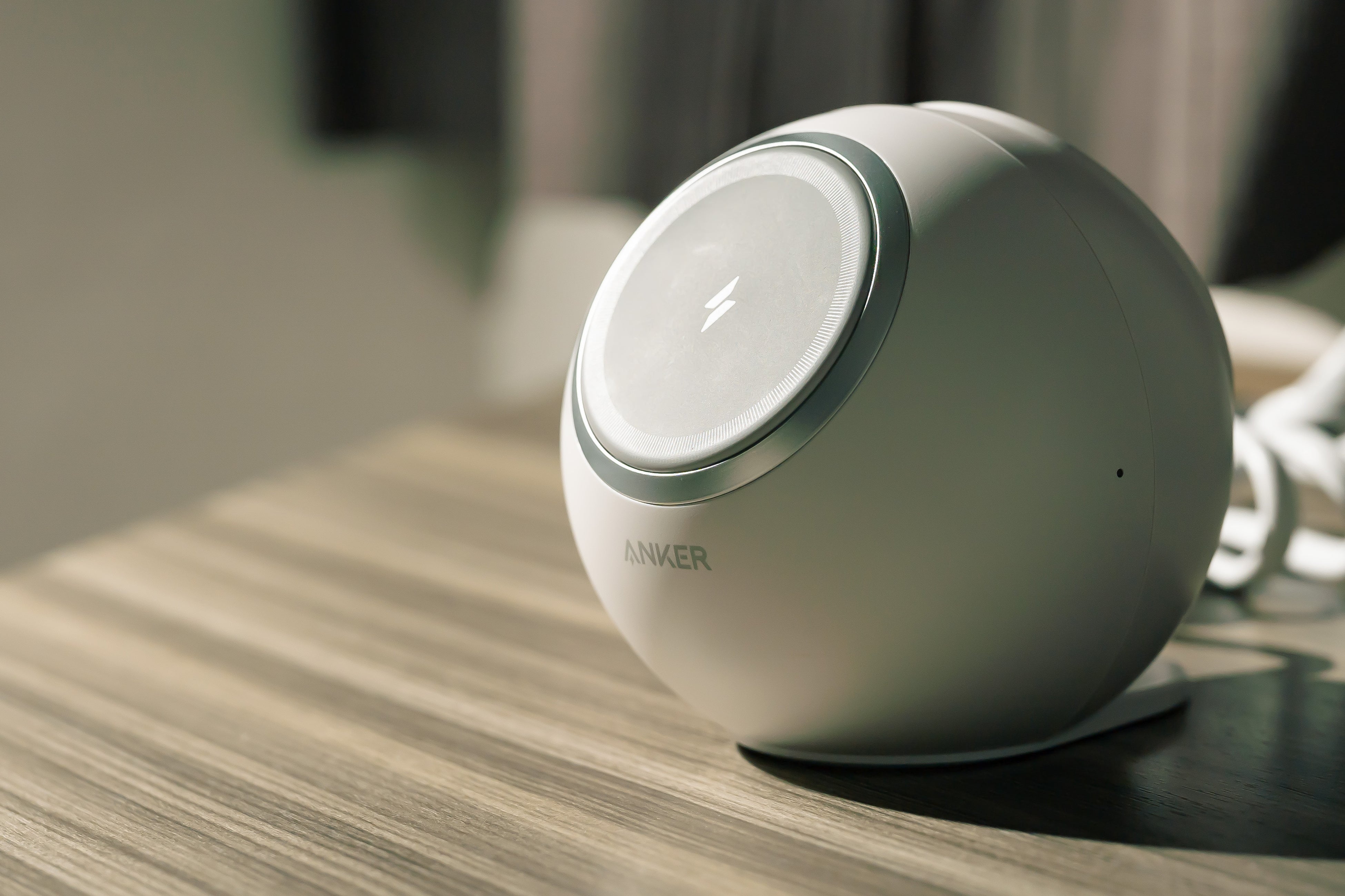 マグネット式 ワイヤレス充電ステーション　Anker 637 Magnetic Charging Station（MagGo）