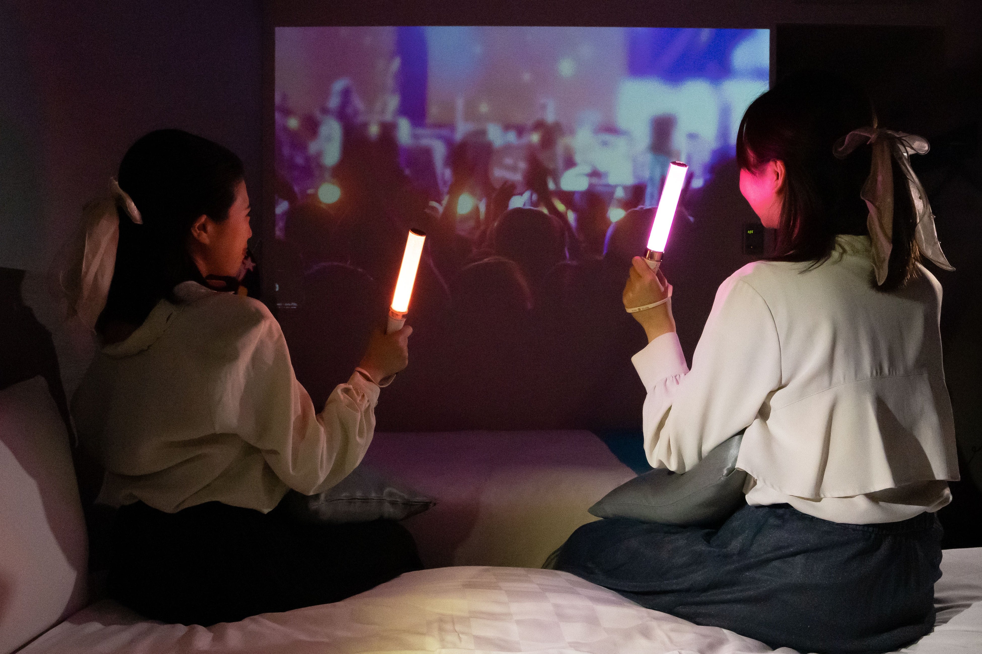 ご友人と楽しむ推し活利用にはコーナーツインルームもおすすめ（品川プリンスホテル）