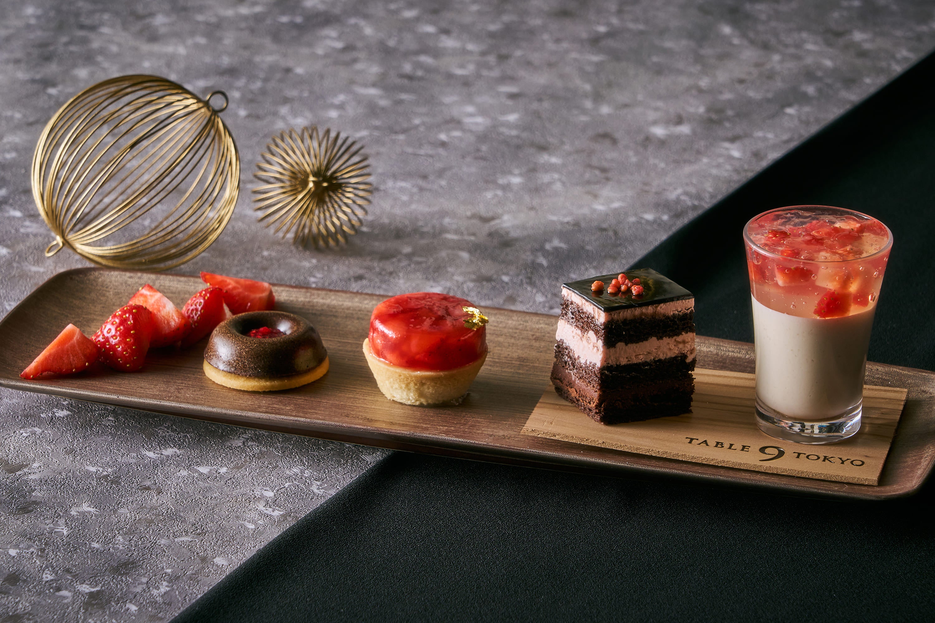 Stylish afternoon tea　バラエティデザート（品川プリンスホテル）