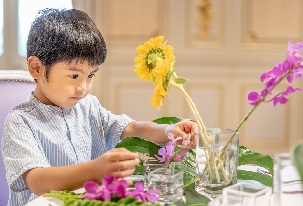 花を愛で、創造力を育む“花育体験”
