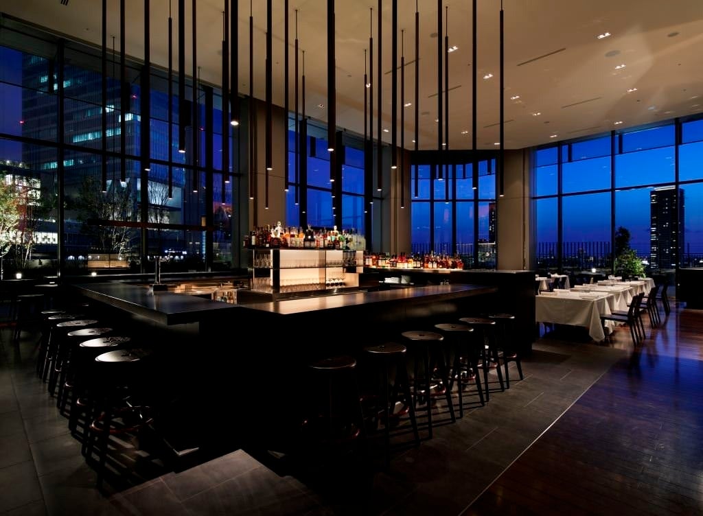 ▲南館9F 「THE COSMOPOLITAN GRILL｜BAR｜TERRACE」  店内イメージ