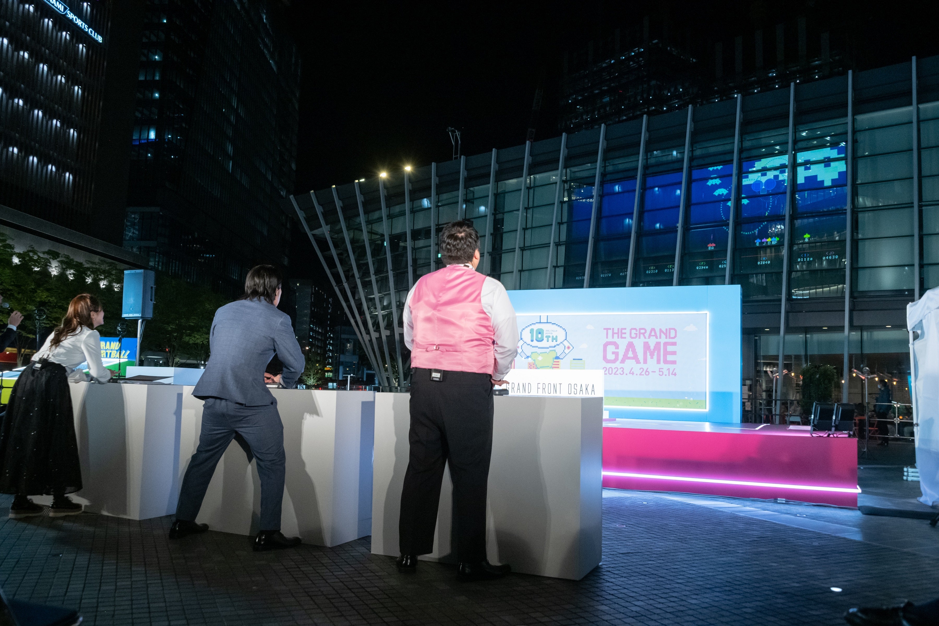 「スペースインベーダー ギガマックス」をプレイする様子