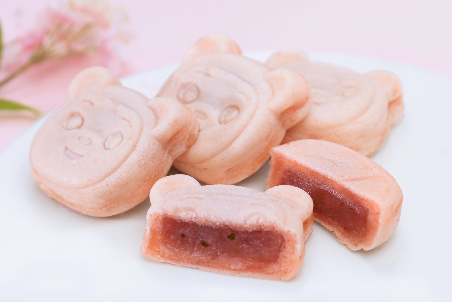 文明堂 新宿伊勢丹店】春を先取り！もっちもち桜色の『こぐま