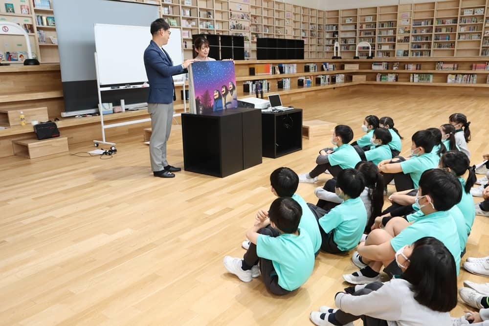 田中学園で絵本の読み聞かせ