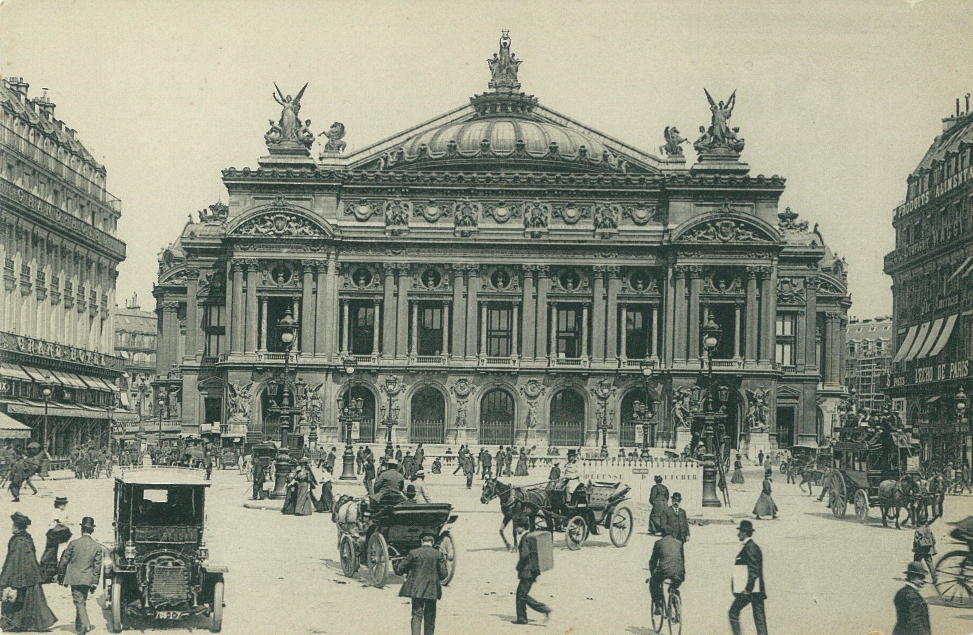 絵葉書　パリ　オペラ座とグランドホテル