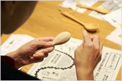 ヒノキのスプーン作り