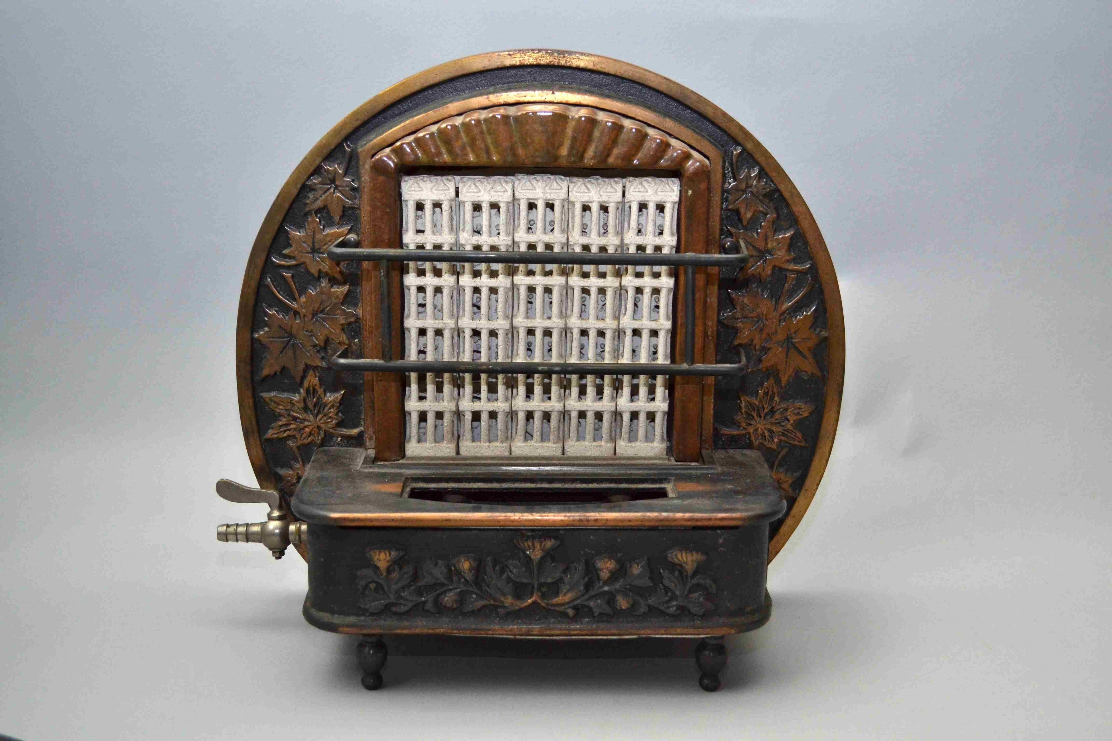 24号円型ガスストーブ 同潤会江戸川アパートより 昭和9年(1934)