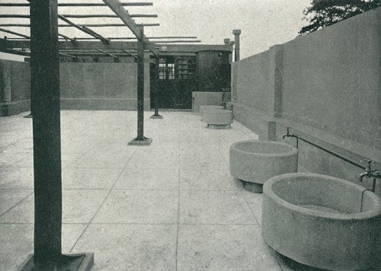 青山アパート　Ａ号屋上　　　　　　　　　　 「建築雑誌」昭和2年(1927)7月号より