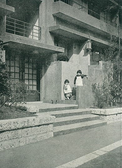 青山アパート　Ａ号入口　　　　　　　　　　 「建築雑誌」昭和2年(1927)7月号より