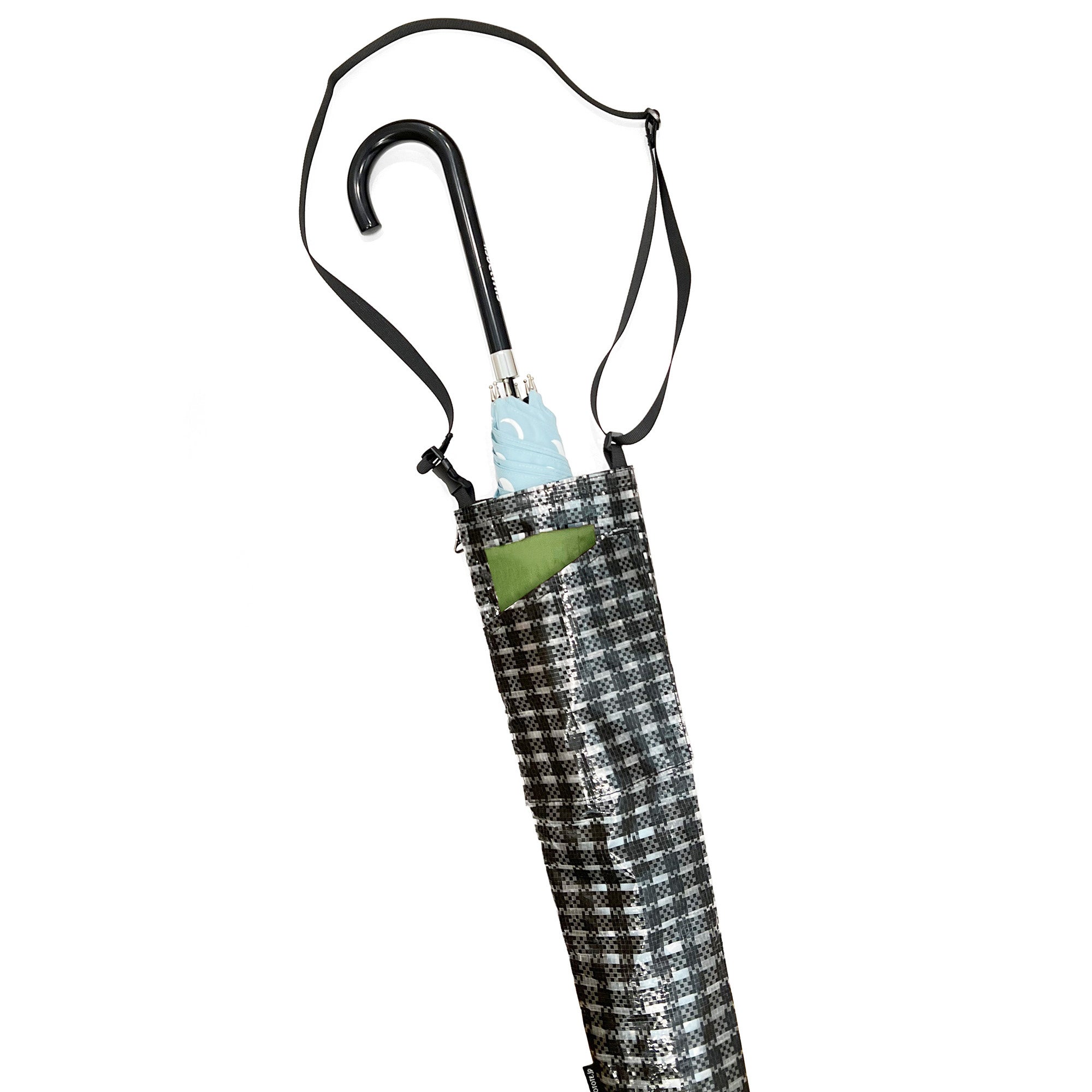 ルーポケットにはクロスなどが入ります。