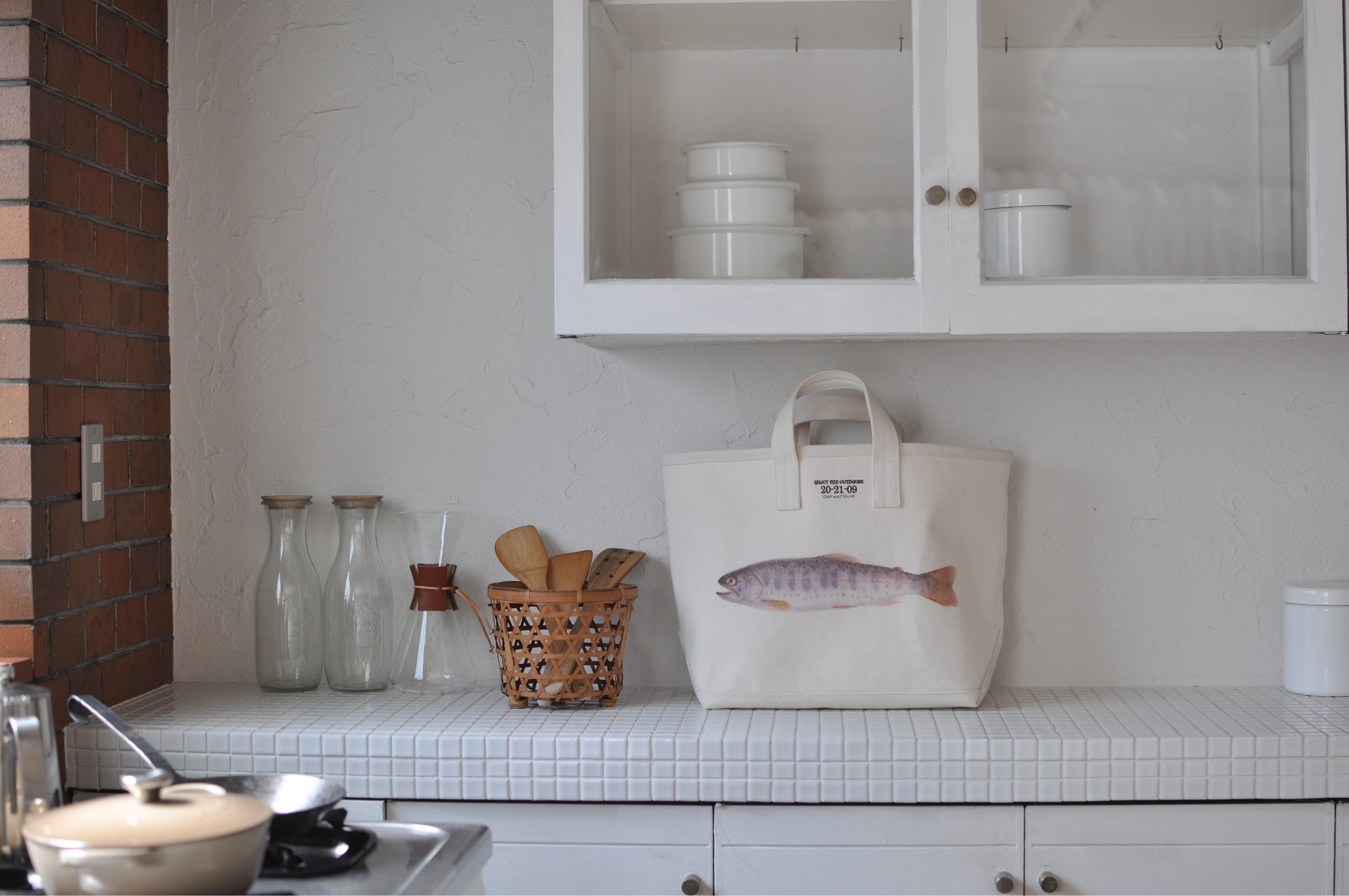 キッチンにも似合うシンプルなデザインです。