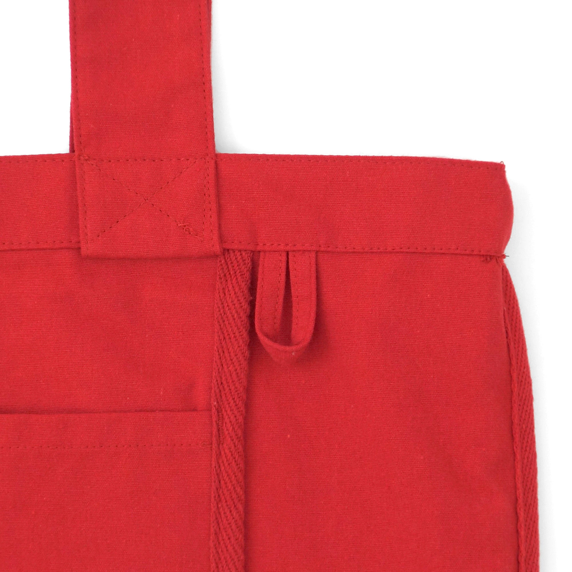 鍵などが取り付けられるループ付き。