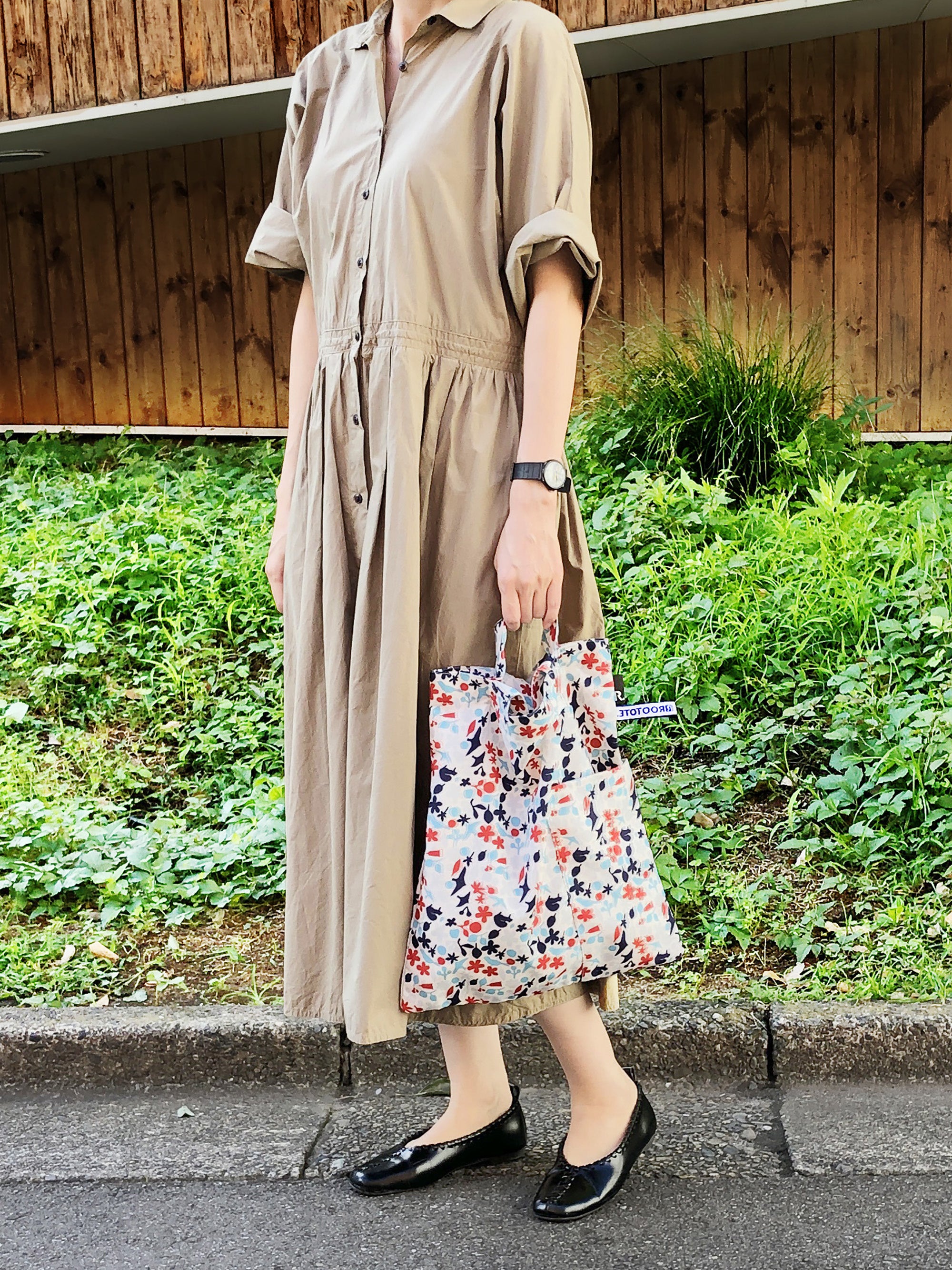 短いハンドルですっきり手持ち