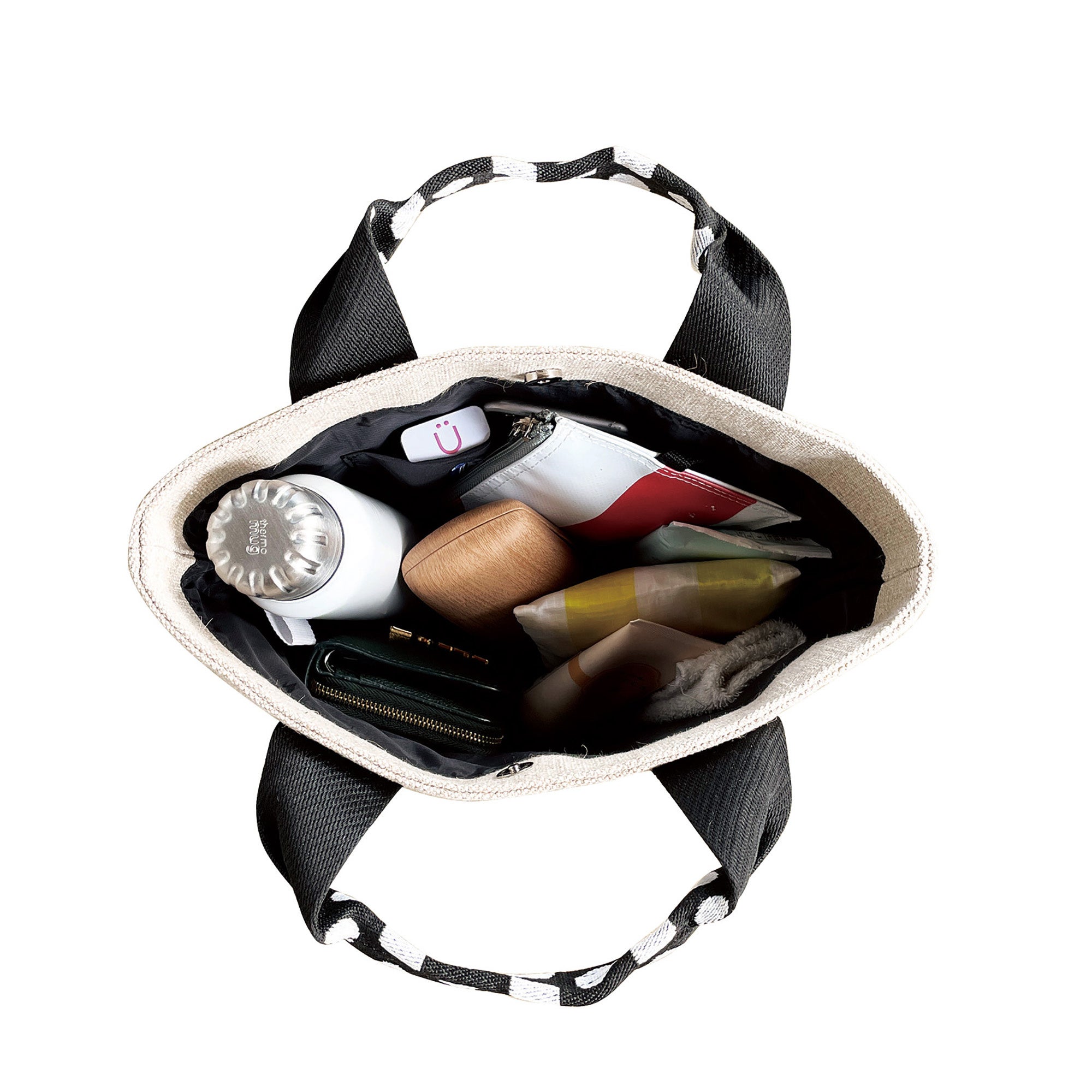 マイボトルも立ててすっきり。たっぷり入る収納力。