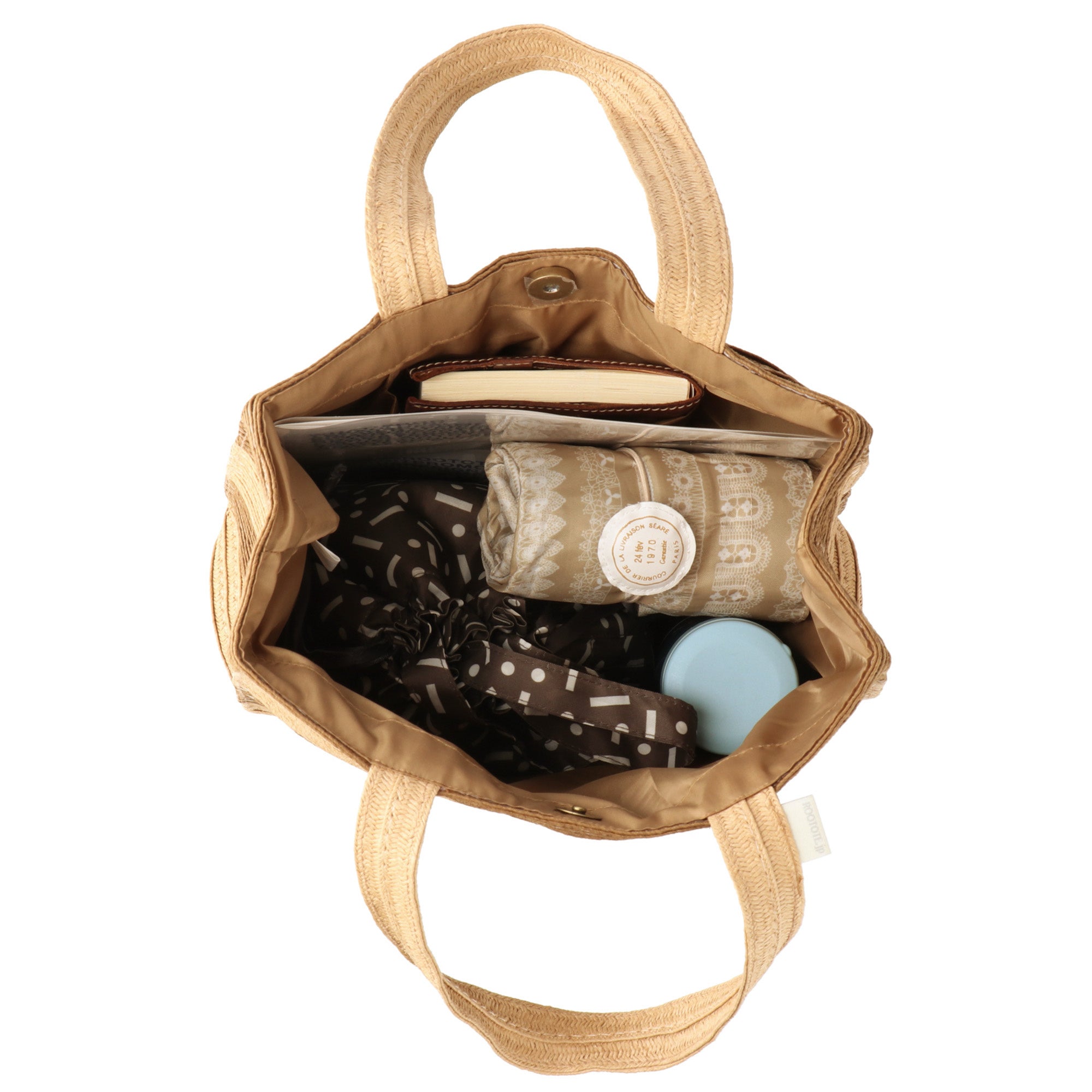 マイボトルも立ててすっきり。たっぷり入る収納力。