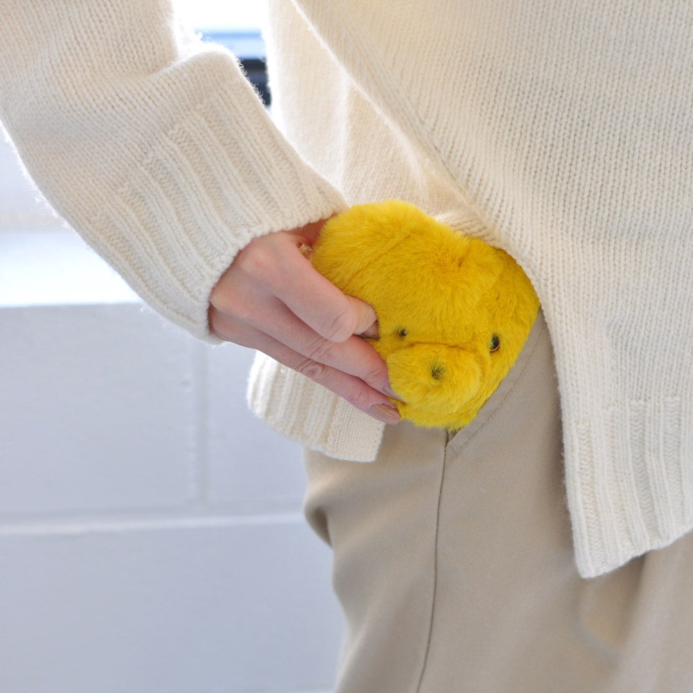 テディウォーマーSはポケットに入るサイズです。