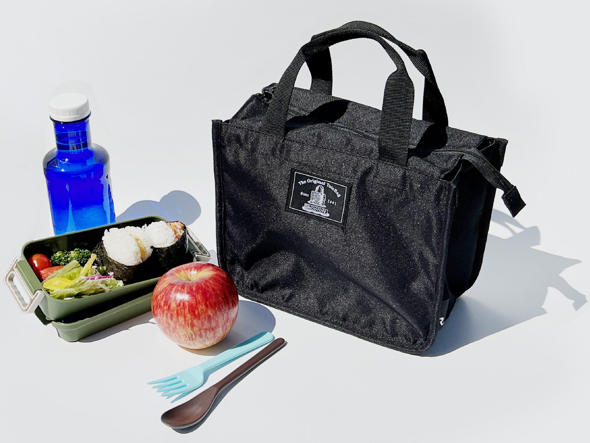 お弁当＋１が収納できるちょうどいいサイズ。