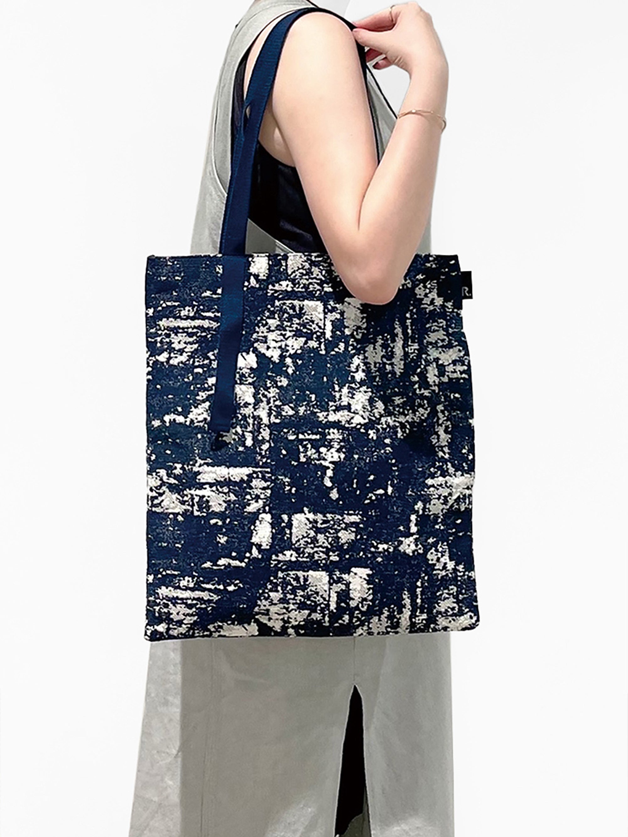 大きめフラットトート「アーキャトル」