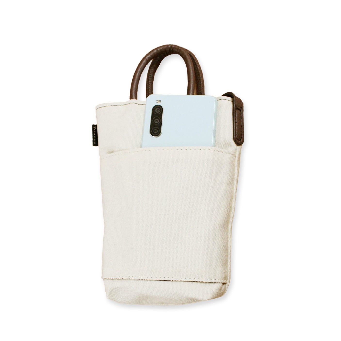 出し入れしやすい背面のルーポケット